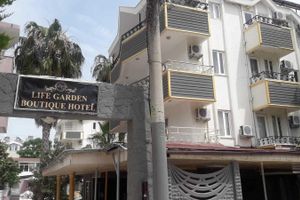Alojamiento - Life Garden Hotel