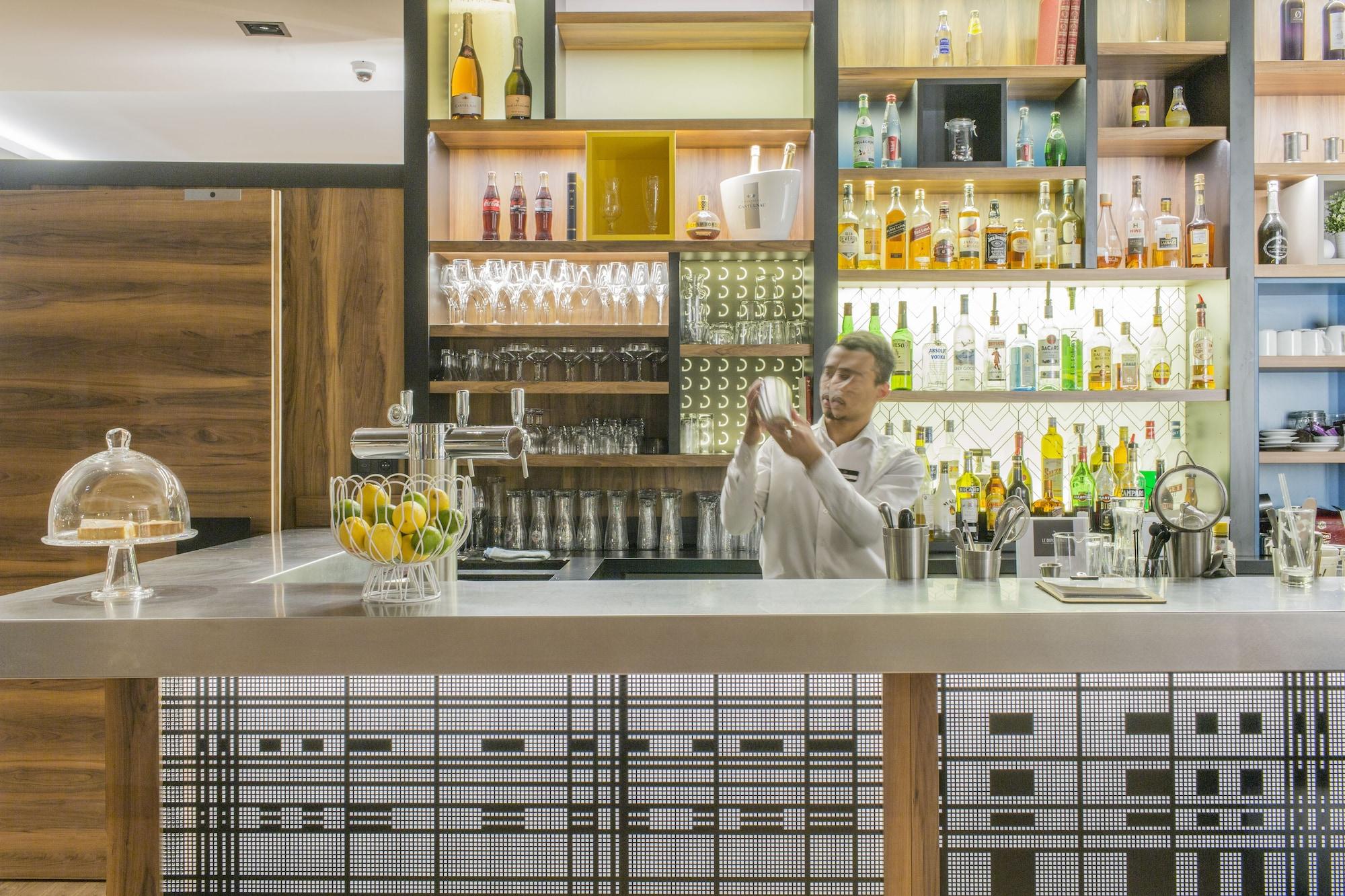 Bar/Salón Hôtel l'Elysée Val d'Europe