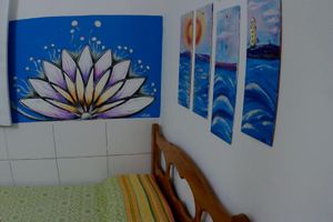 Alquiler Vacacional - Quarto em Kitnet perto da primeira praia