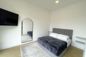 Alquiler Vacacional - PHARAO'S Spacious 8-bedroom Villa,POOL-30 PERSON JACUZZI. 5 MIN TO Lleras PARK.