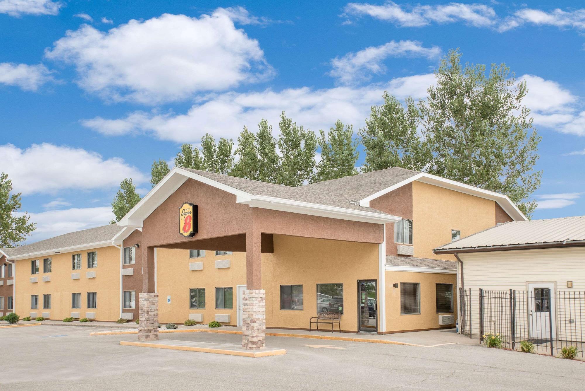 Varios Super 8 by Wyndham Webster City IA
