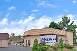 Alojamiento - Knights Inn Pine Brook