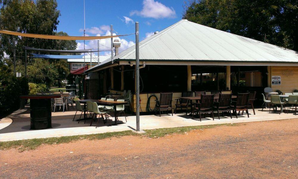 Vista da fachada Ironbark Inn