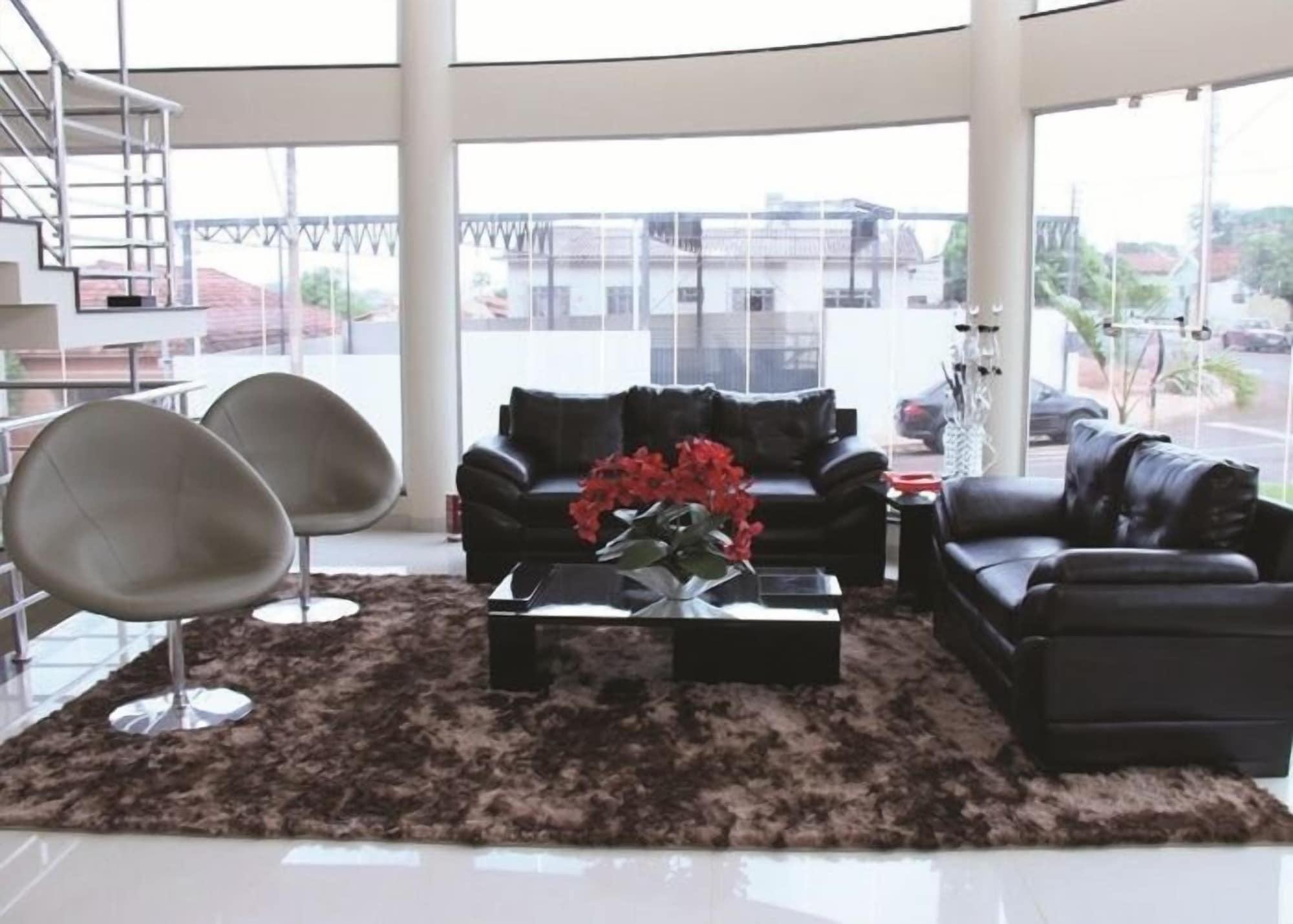 Vista Lobby La Vitre Hotel