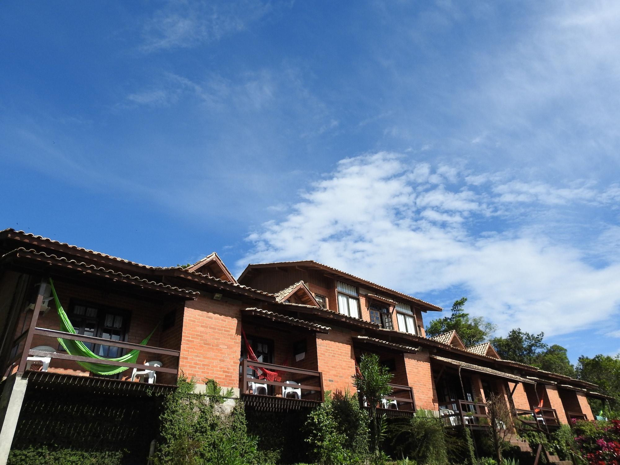 Vista Exterior Pousada Colina Verde