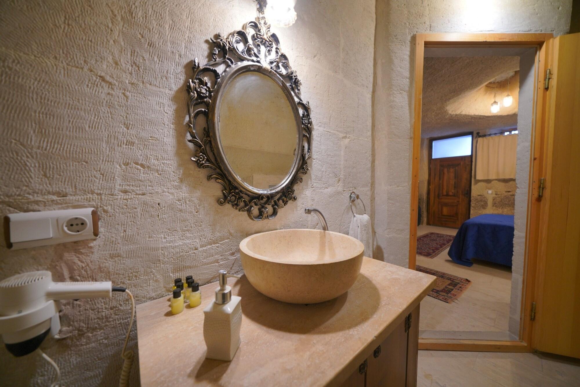 Equipamiento de Habitación Salkim Cave House
