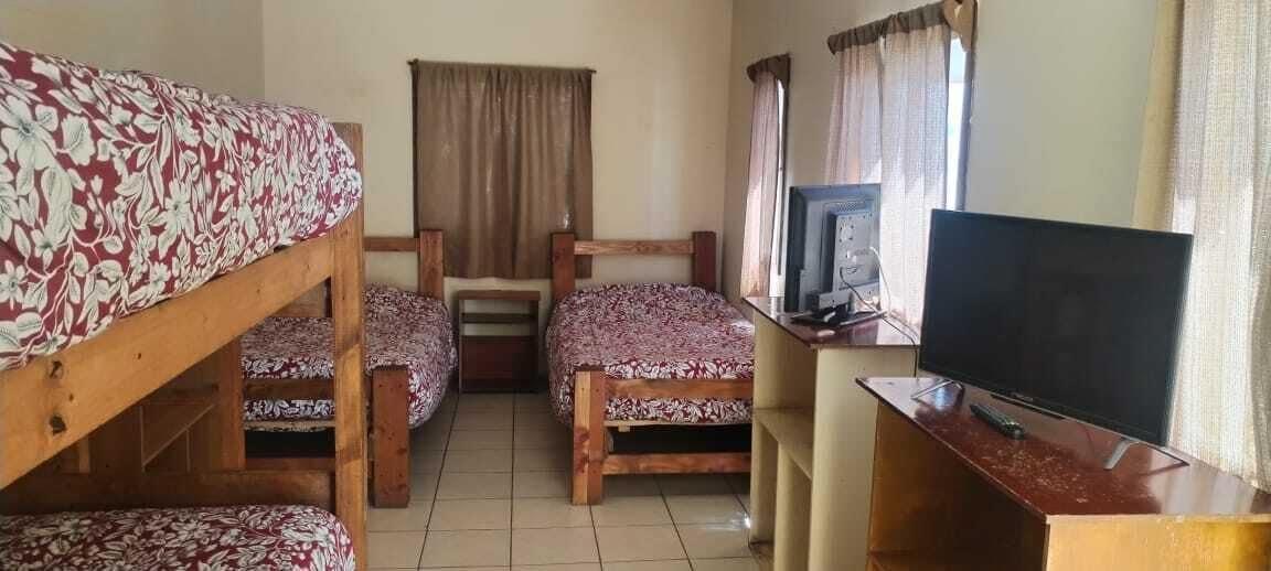 Varios Hostal Plaza Carrera