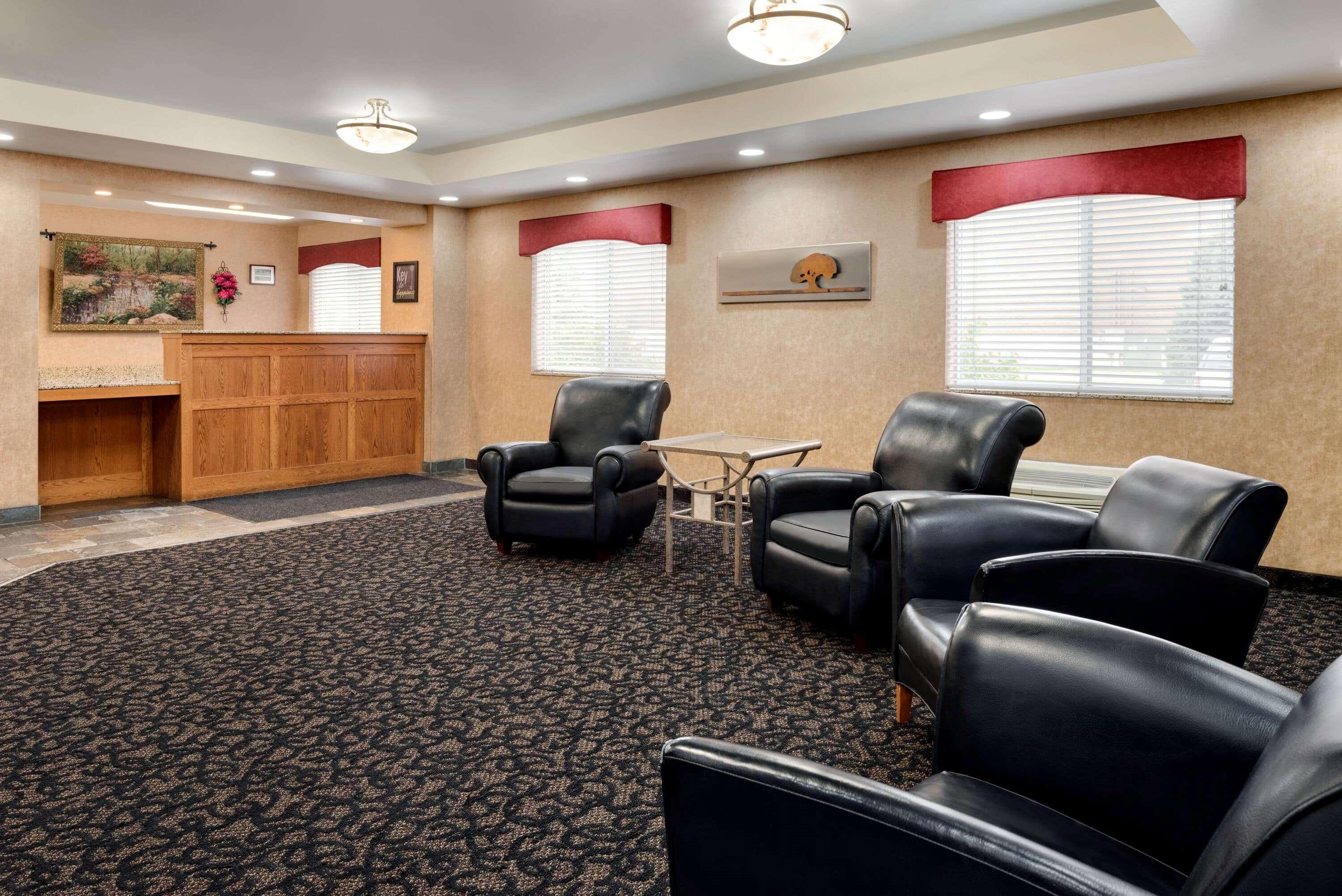 Vista Lobby Travelodge by Wyndham Clinton Valley West Court