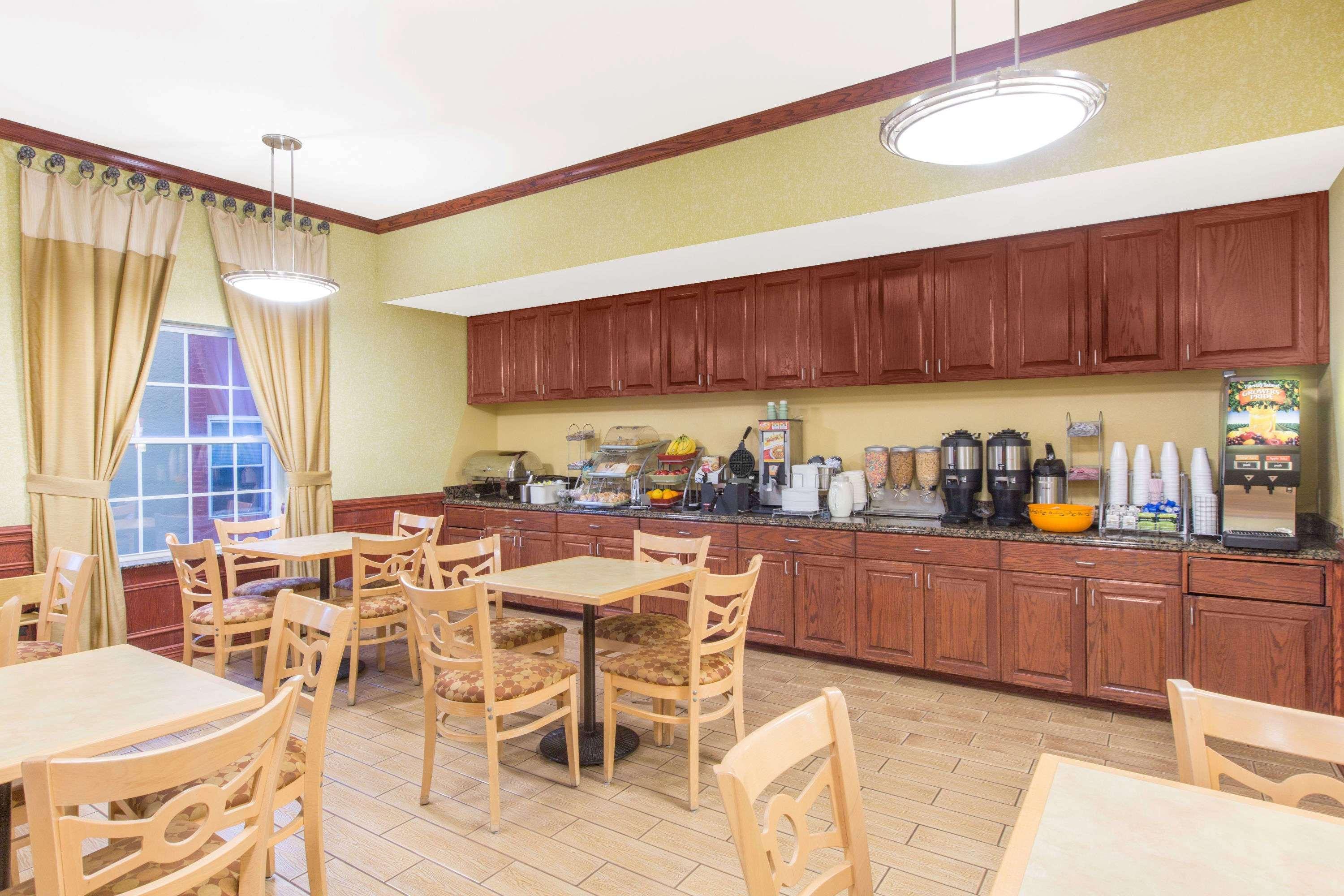 Restaurant Hawthorn Extended Stay by Wyndham Corpus Christi Padre Is