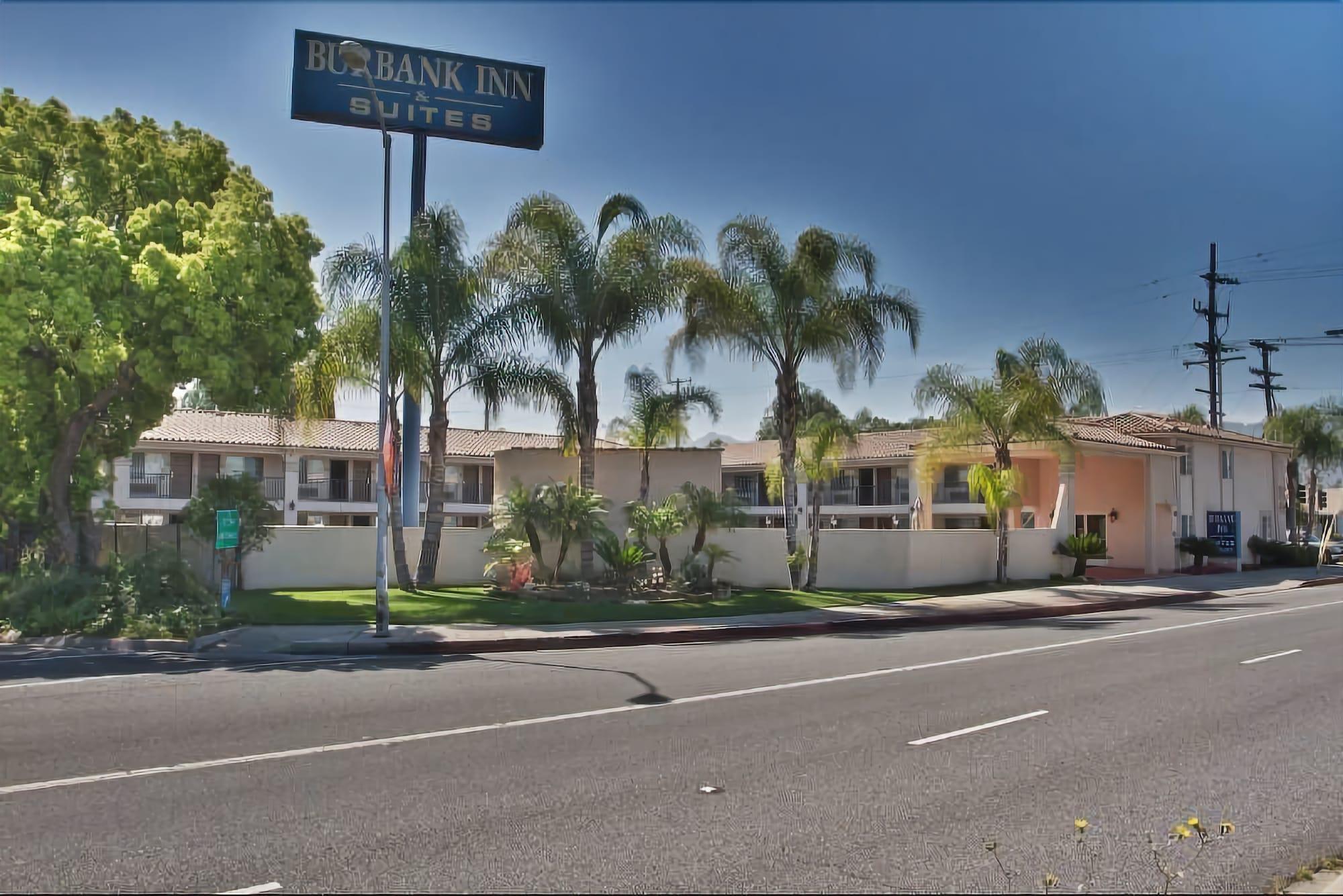 Vista Exterior Burbank Inn and Suites