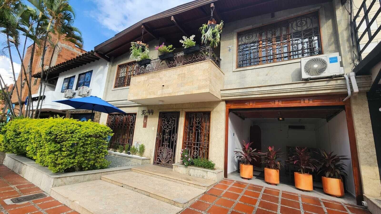 Vista Exterior Paisa Hostel Medellín