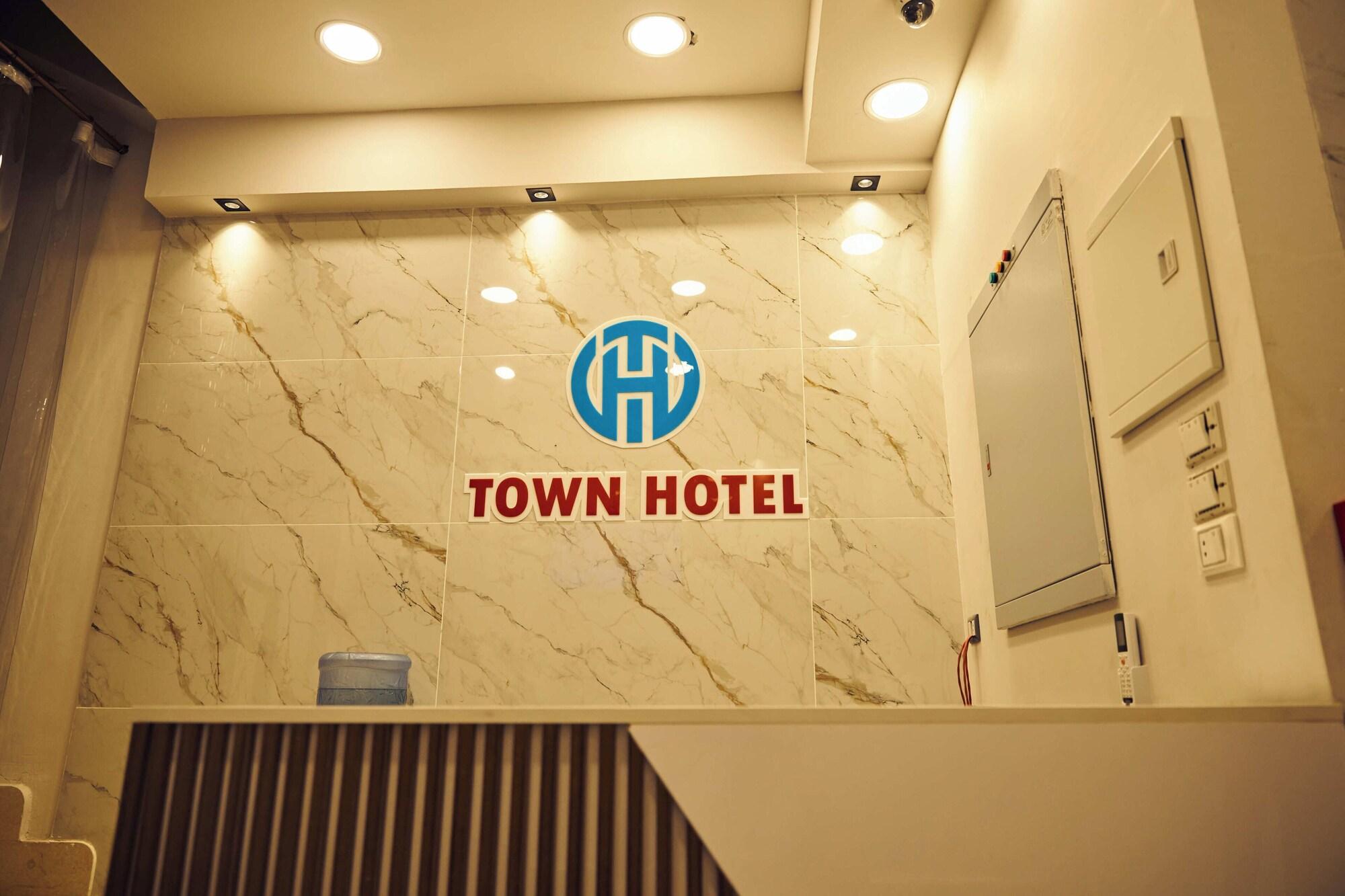 Vista Lobby Town Hotel