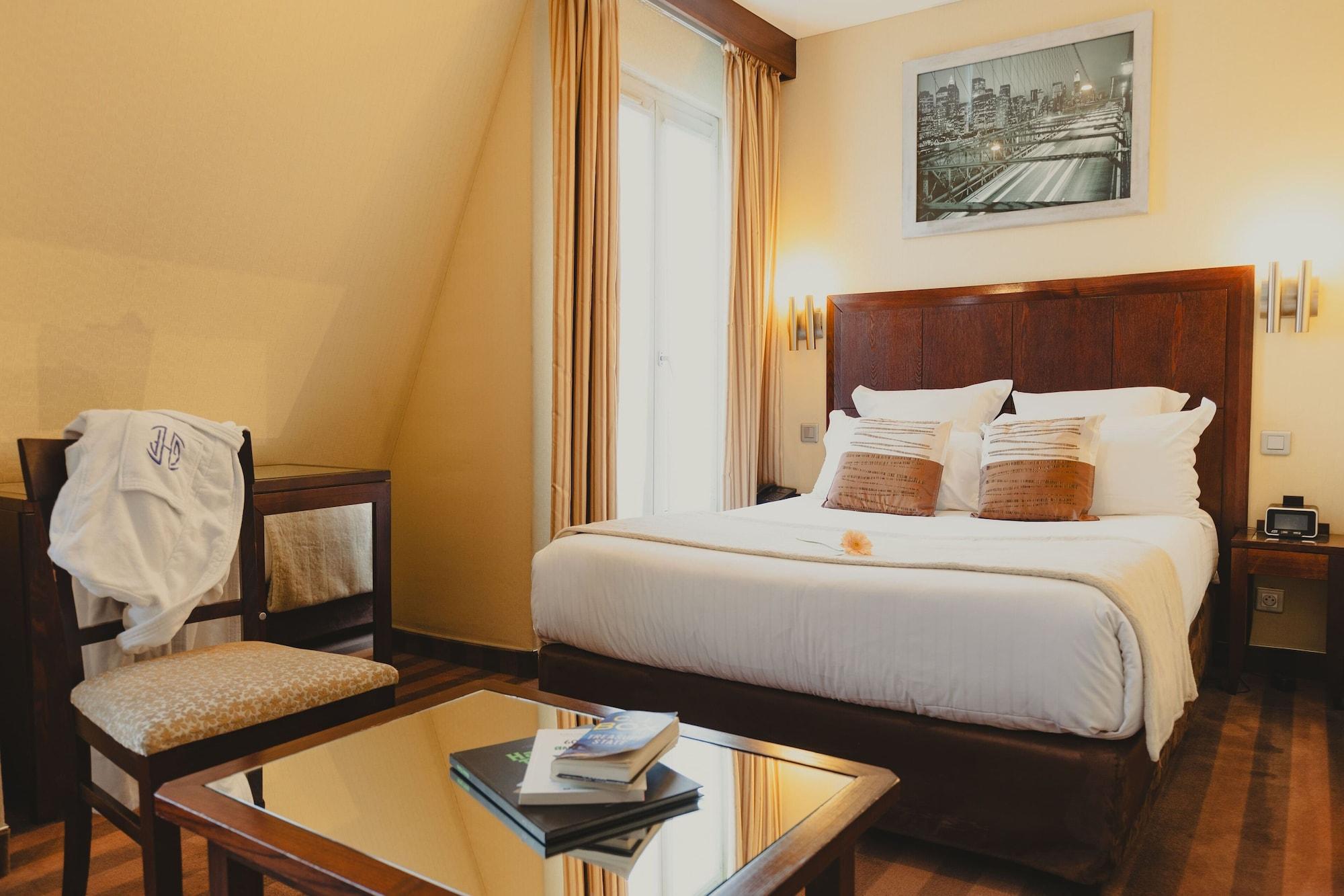 Varios Grand Hotel Francais