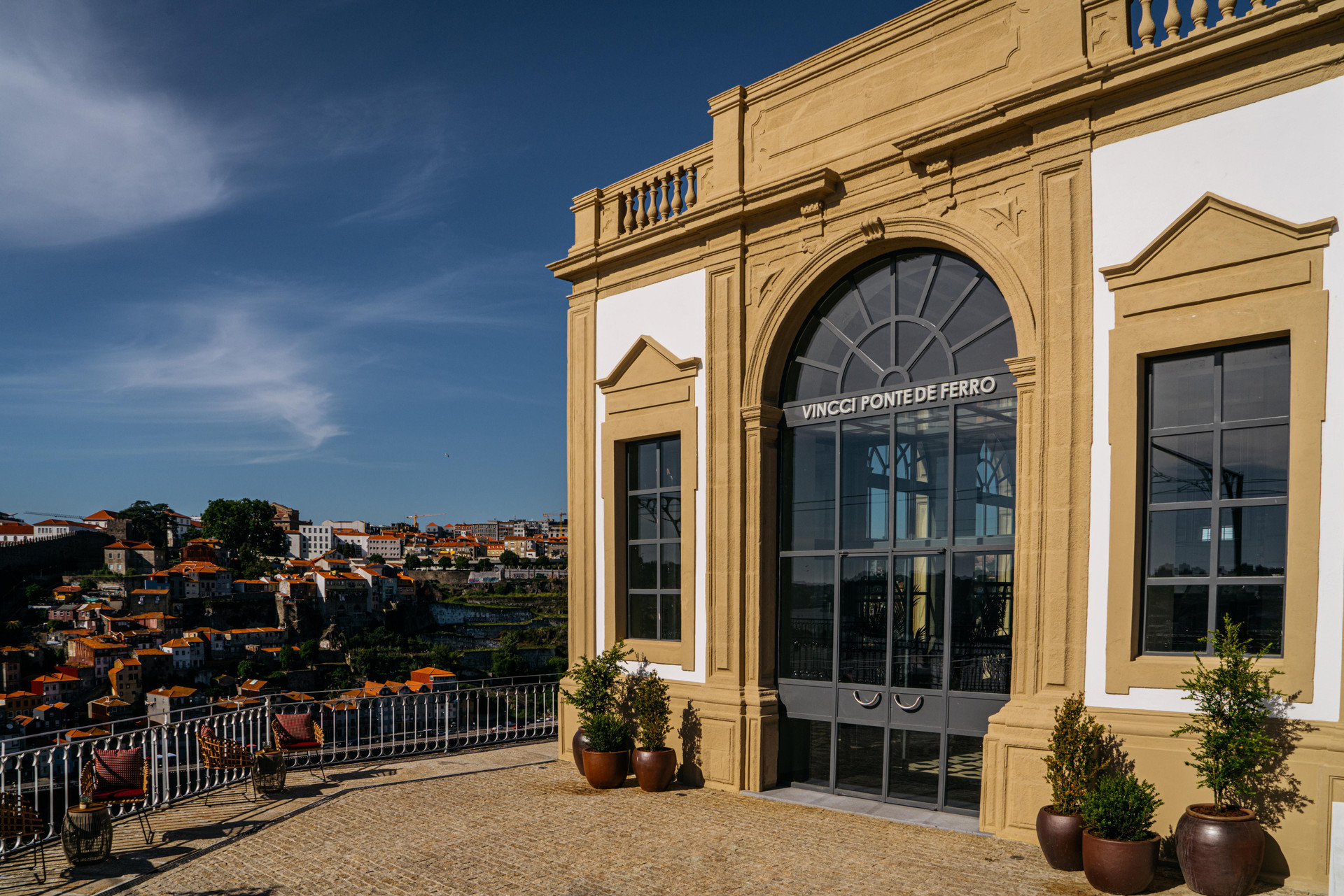 Vista Exterior Hotel Vincci Ponte de Ferro