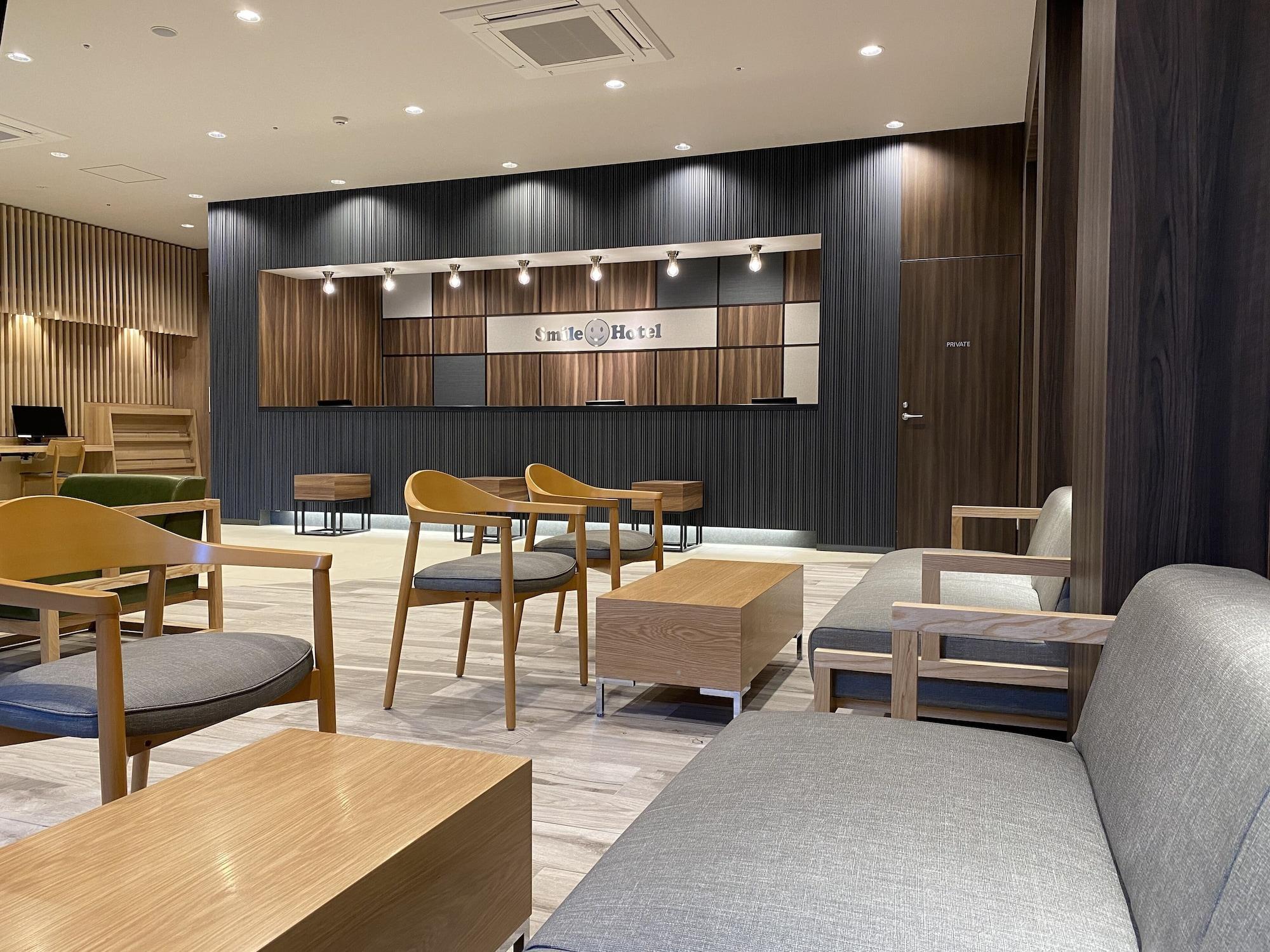 Vista do lobby Smile Hotel Shinosaka