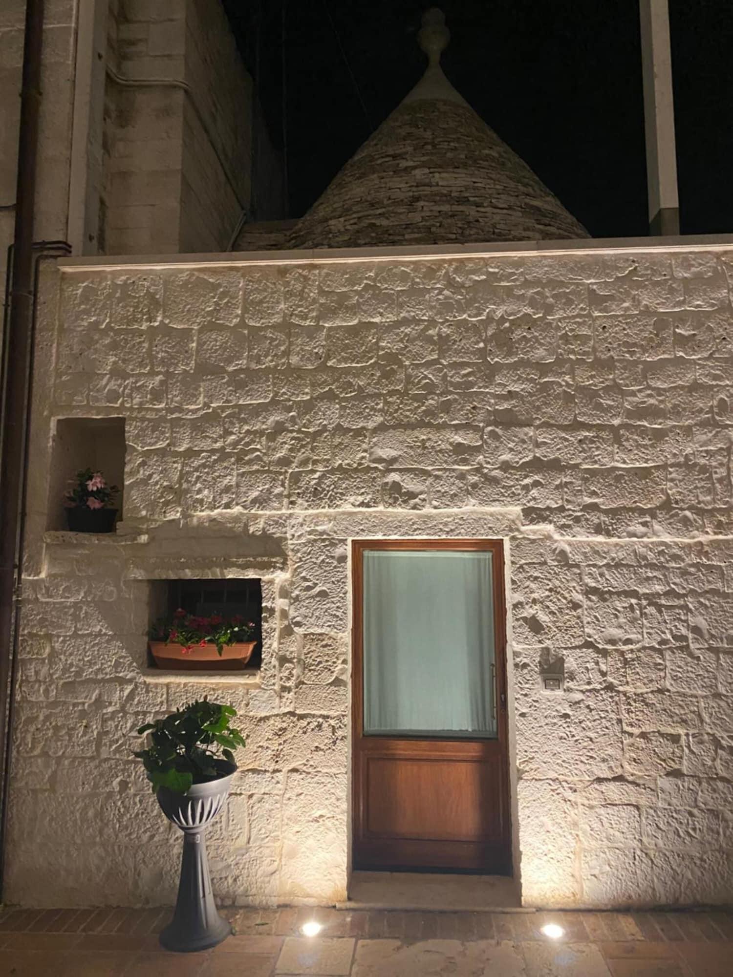Vista Exterior Trullo Il Cantastorie