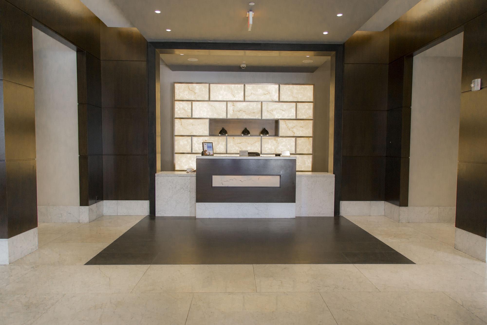 Vista Lobby Pelicanstay at Newport