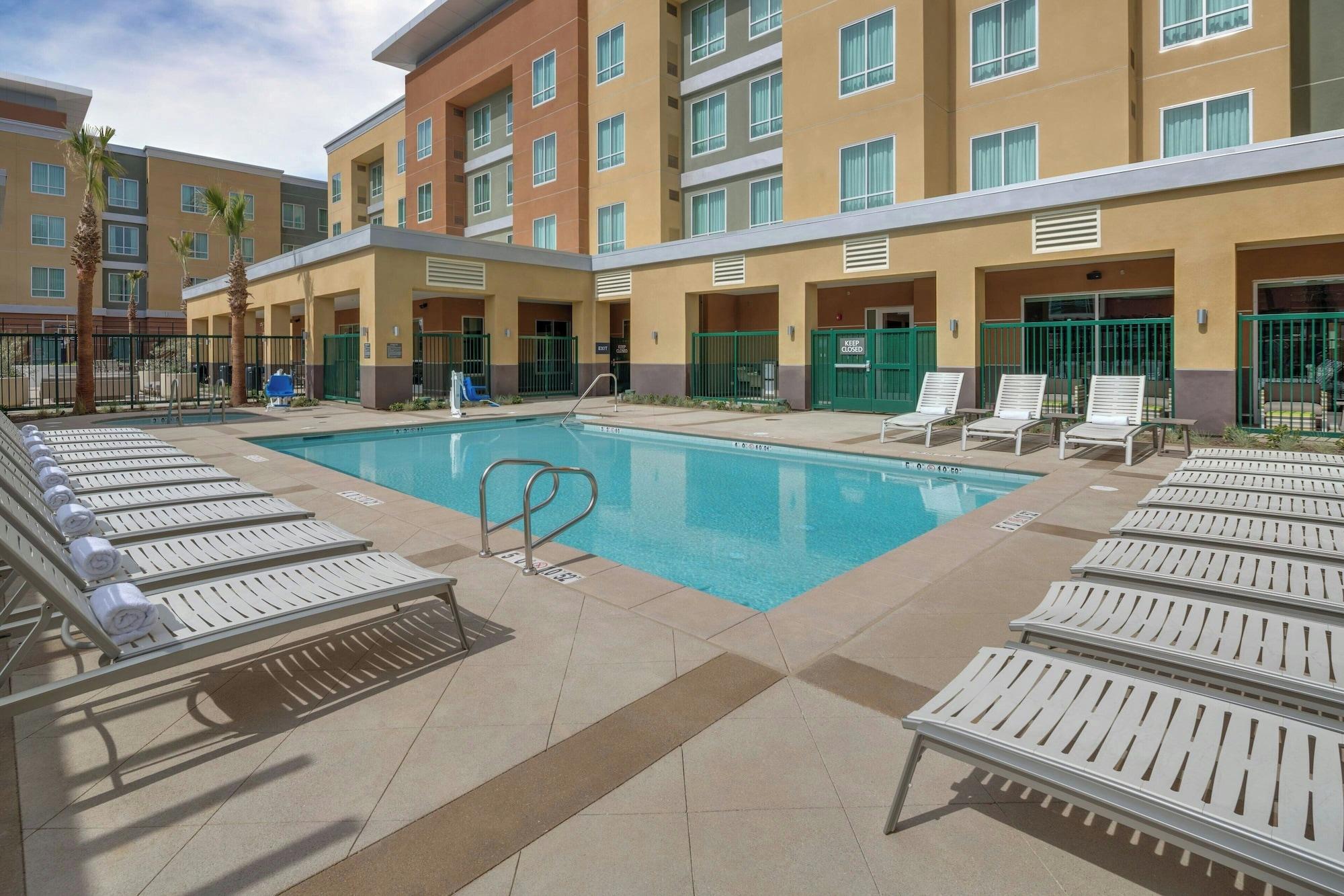 Vista Piscina Residence Inn by Marriott Ontario Rancho Cucamonga