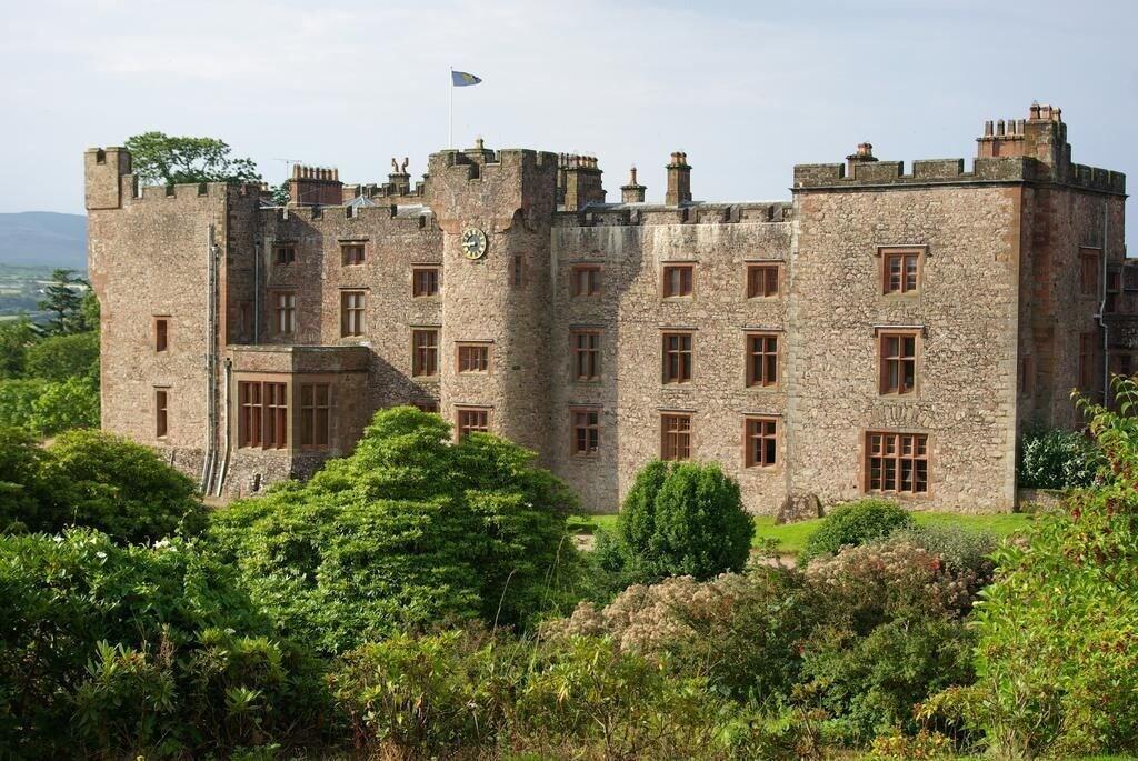Vista Exterior The Coachman's Quarters at Muncaster Castle