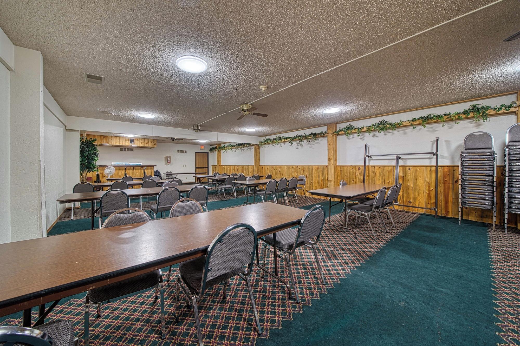 Sala de Reuniones Super 8 by Wyndham Sturgis