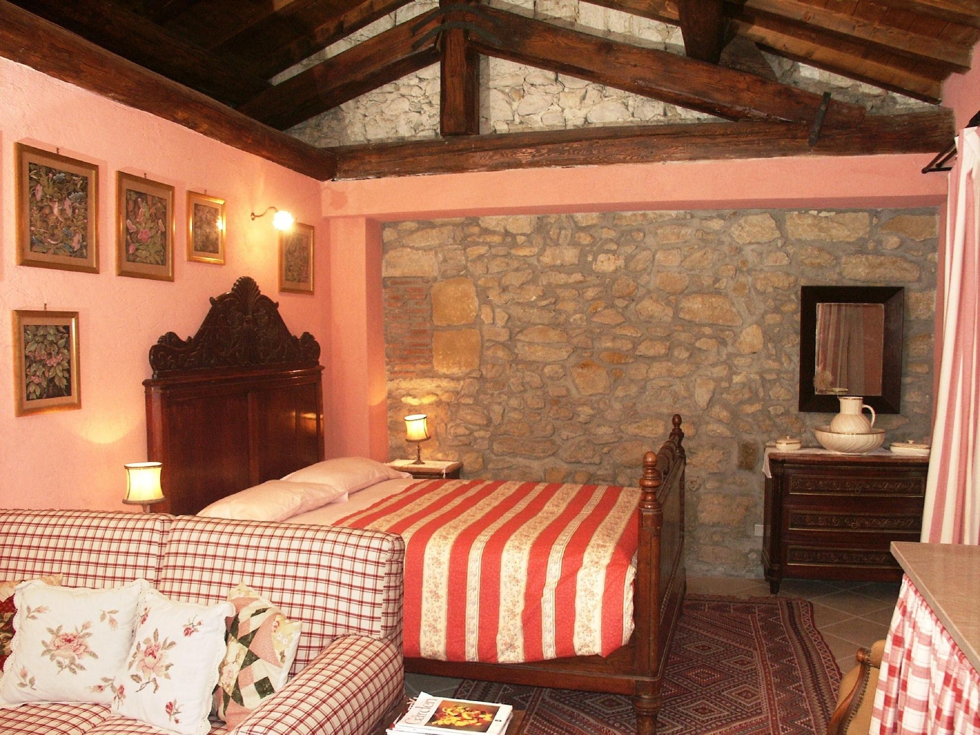 Equipamiento de Habitación La Traversina - Agriturismo di Charme