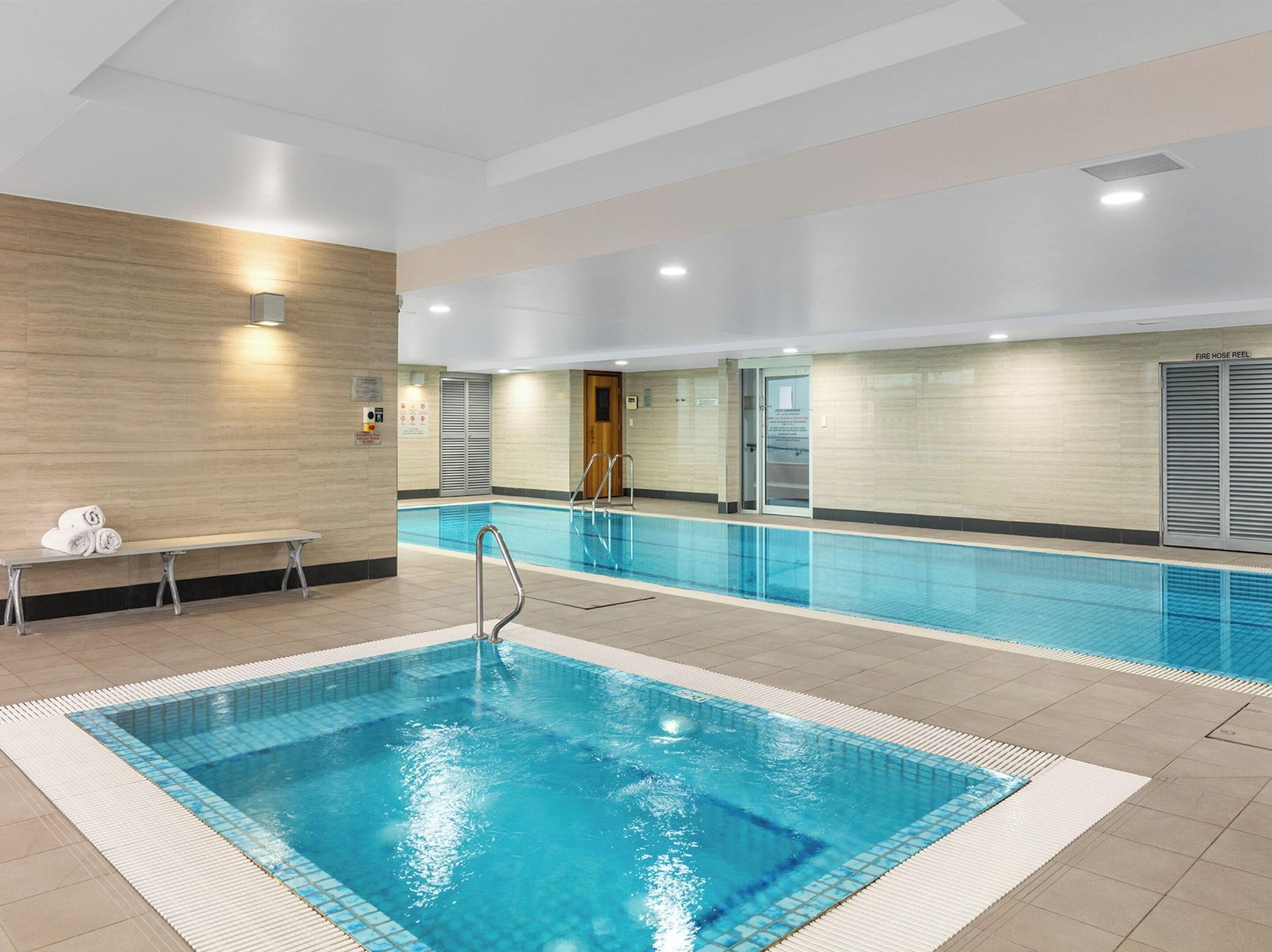 Vista Piscina Meriton Suites World Tower, Sydney