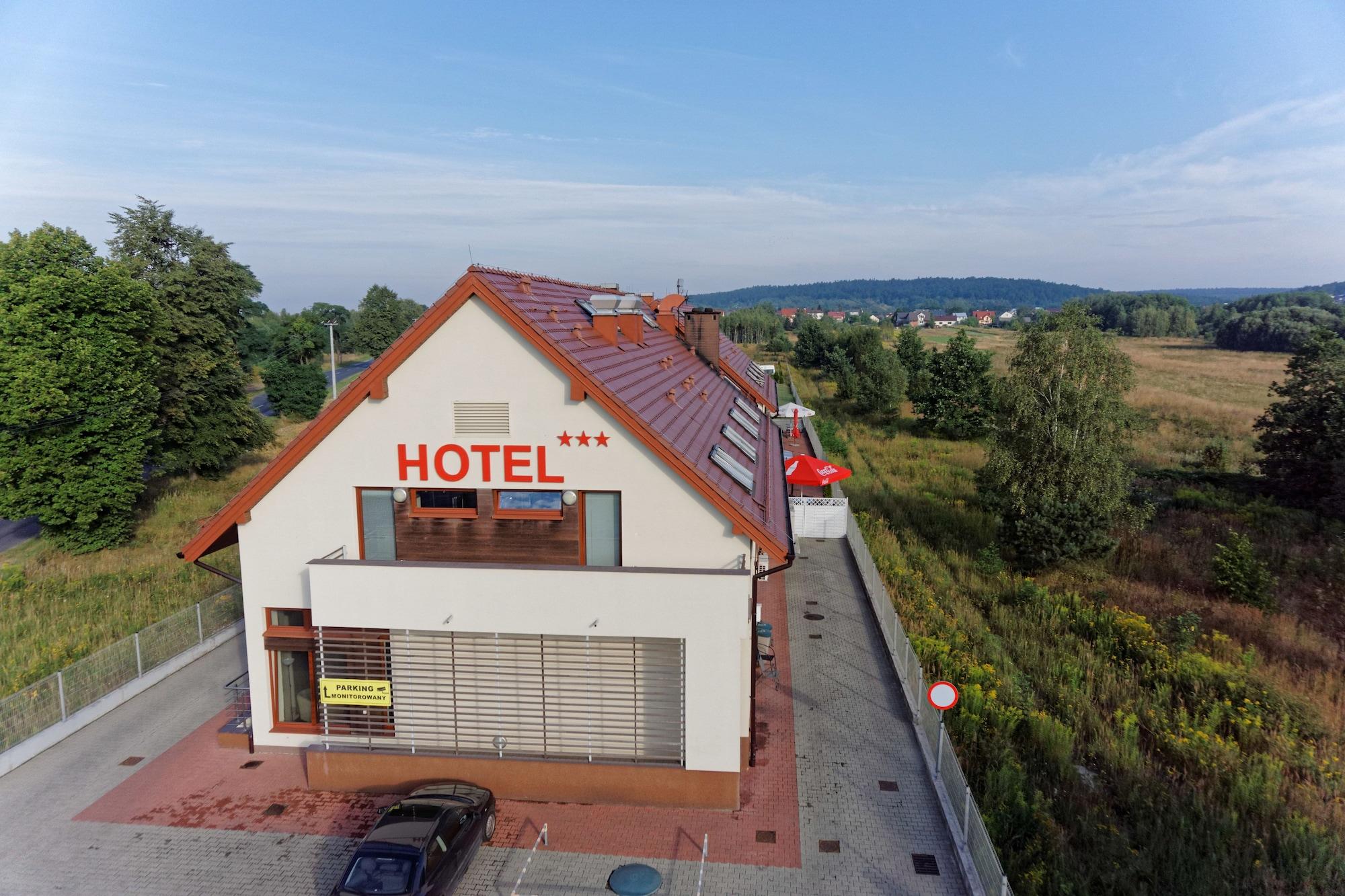 Vista Exterior Aviator Hotel Wellness & SPA