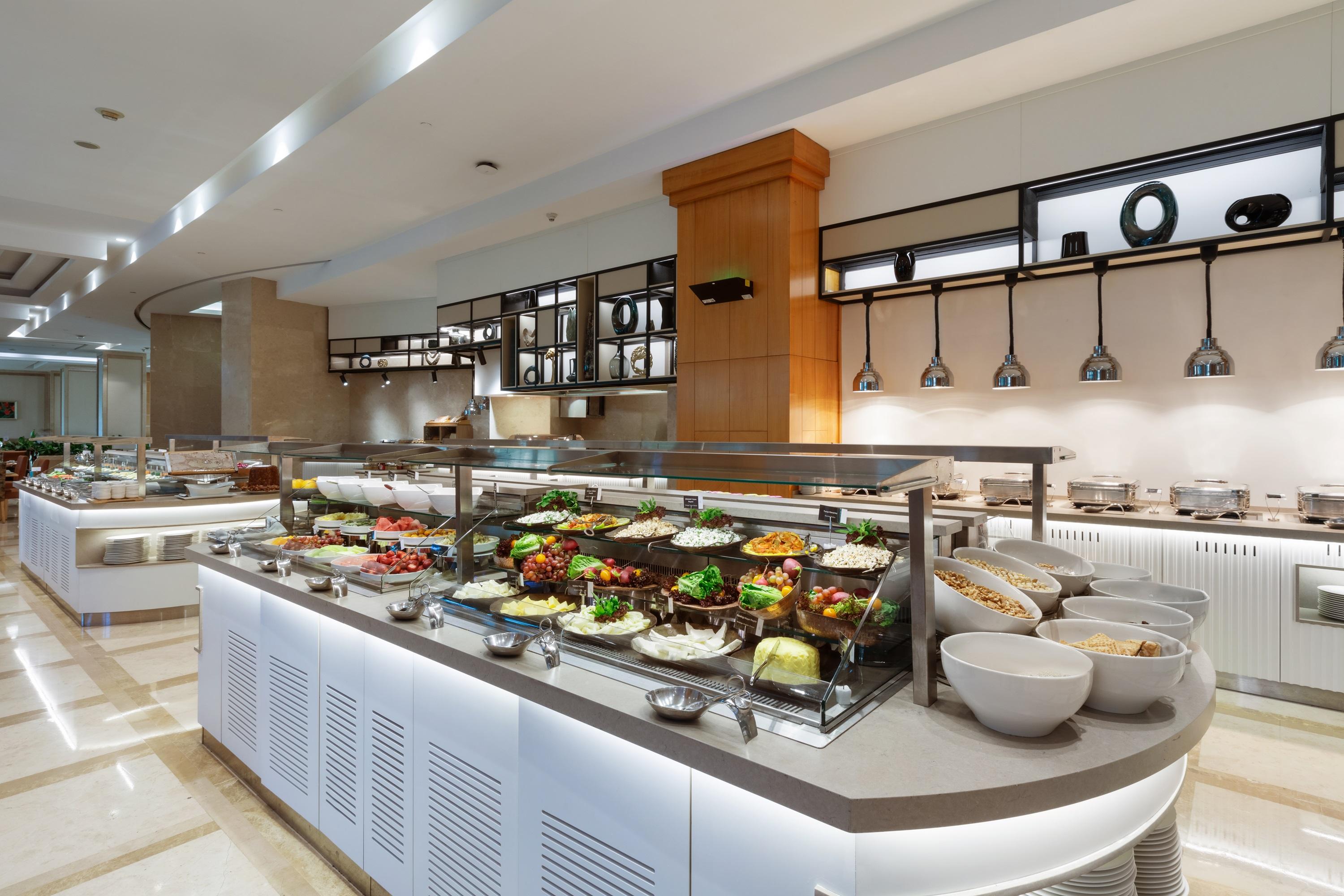 Restaurant Wyndham Grand Izmir Ozdilek Thermal & Spa