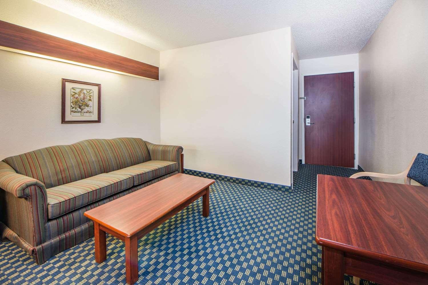 Suite Microtel Inn & Suites By Wyndham Tulsa East