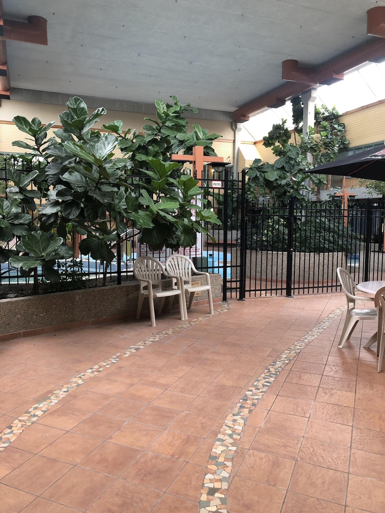 Vista Lobby Travelodge by Wyndham Winnipeg East