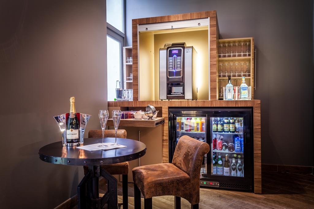 Bar/Salón Legend