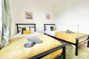 Alquiler Vacacional - Chic 2-bed Apartment in Southampton With Parking