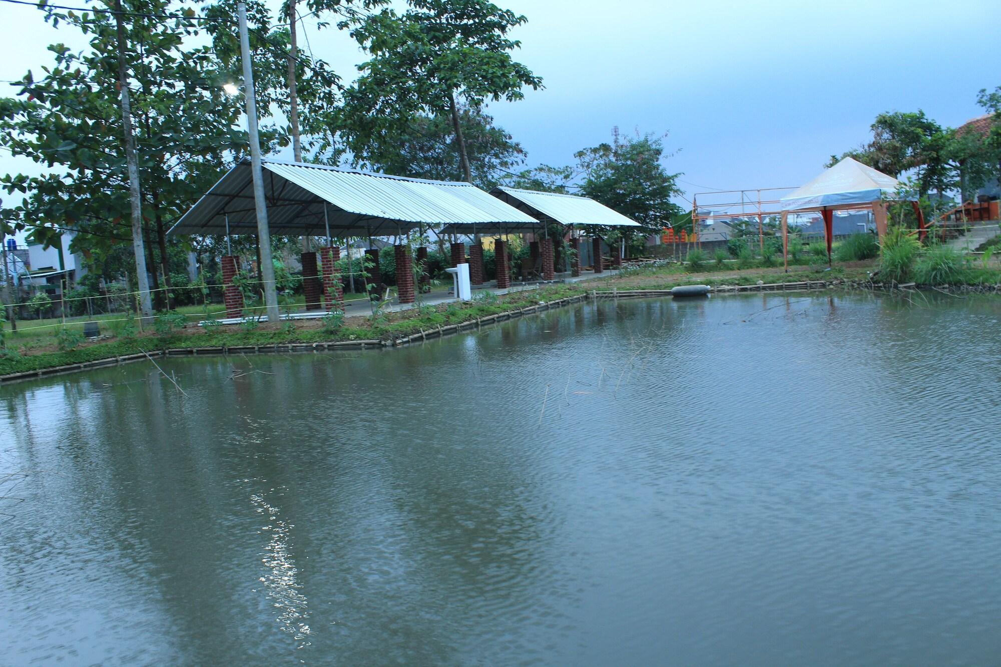 Varios Mandalawangi Hotel
