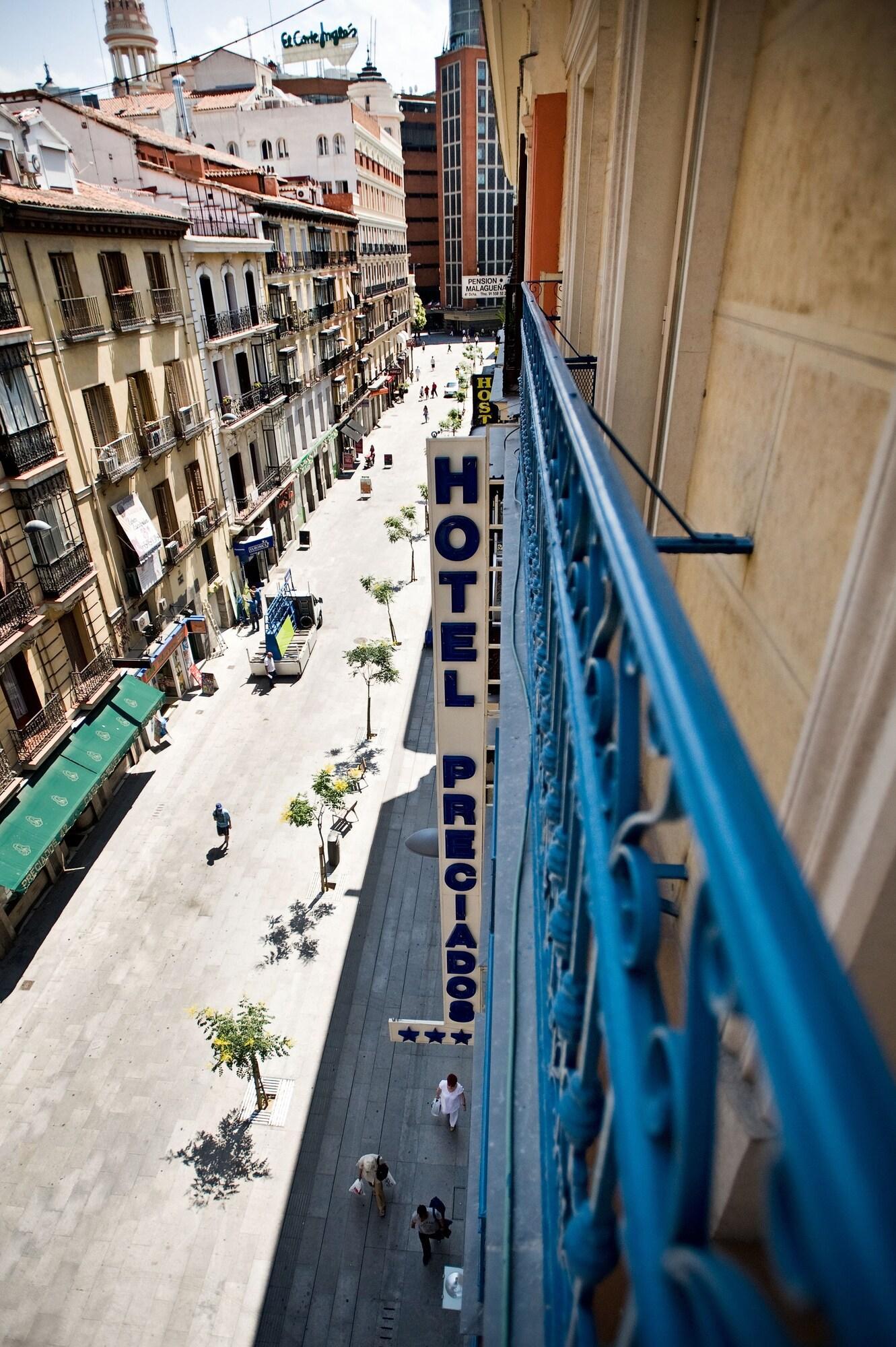 Vista Exterior Hotel Preciados