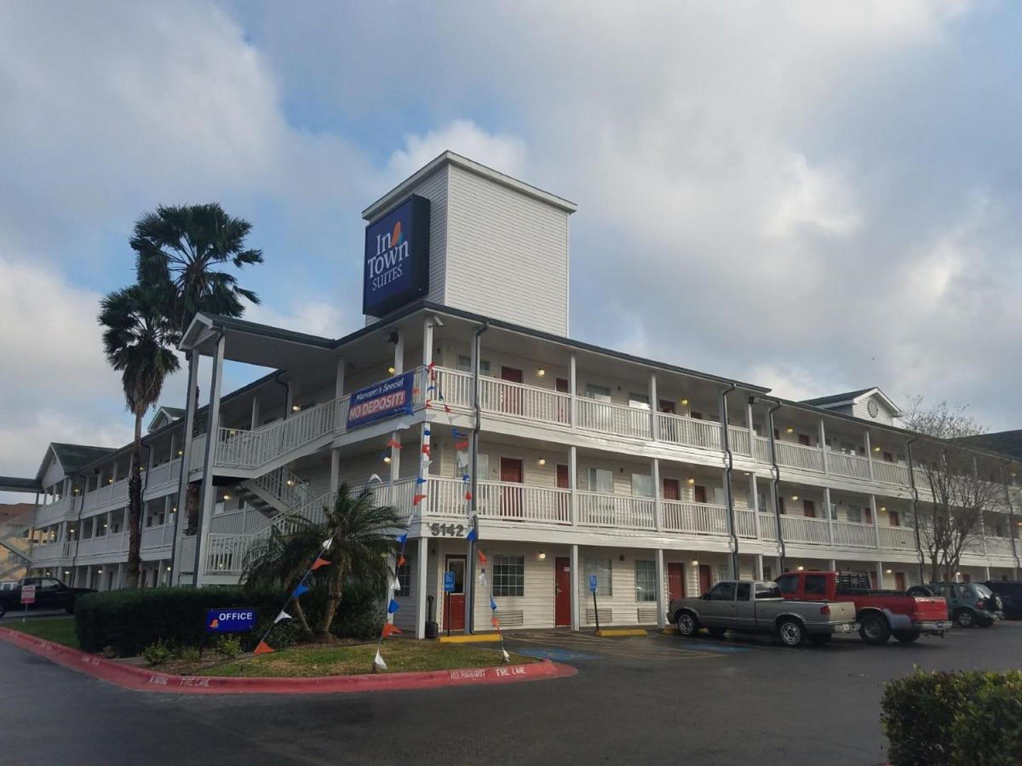 Vista Exterior InTown Suites Extended Stay Select Corpus Christi