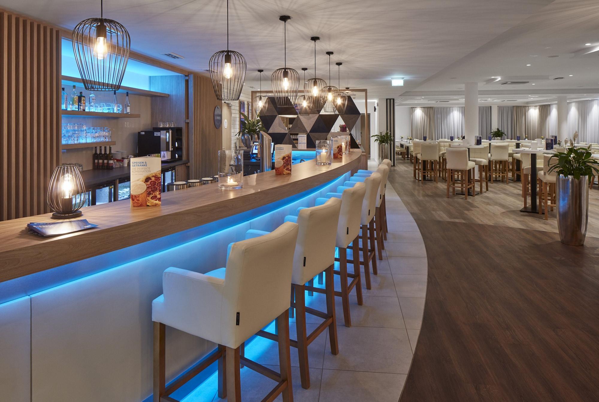 Bar/Salón Holiday Inn Express Merzig by IHG