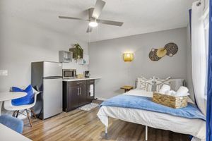 Alquiler Vacacional - BLUE MOON - Private Studio with Yard, 10 min from MCO, 15 min from Disney