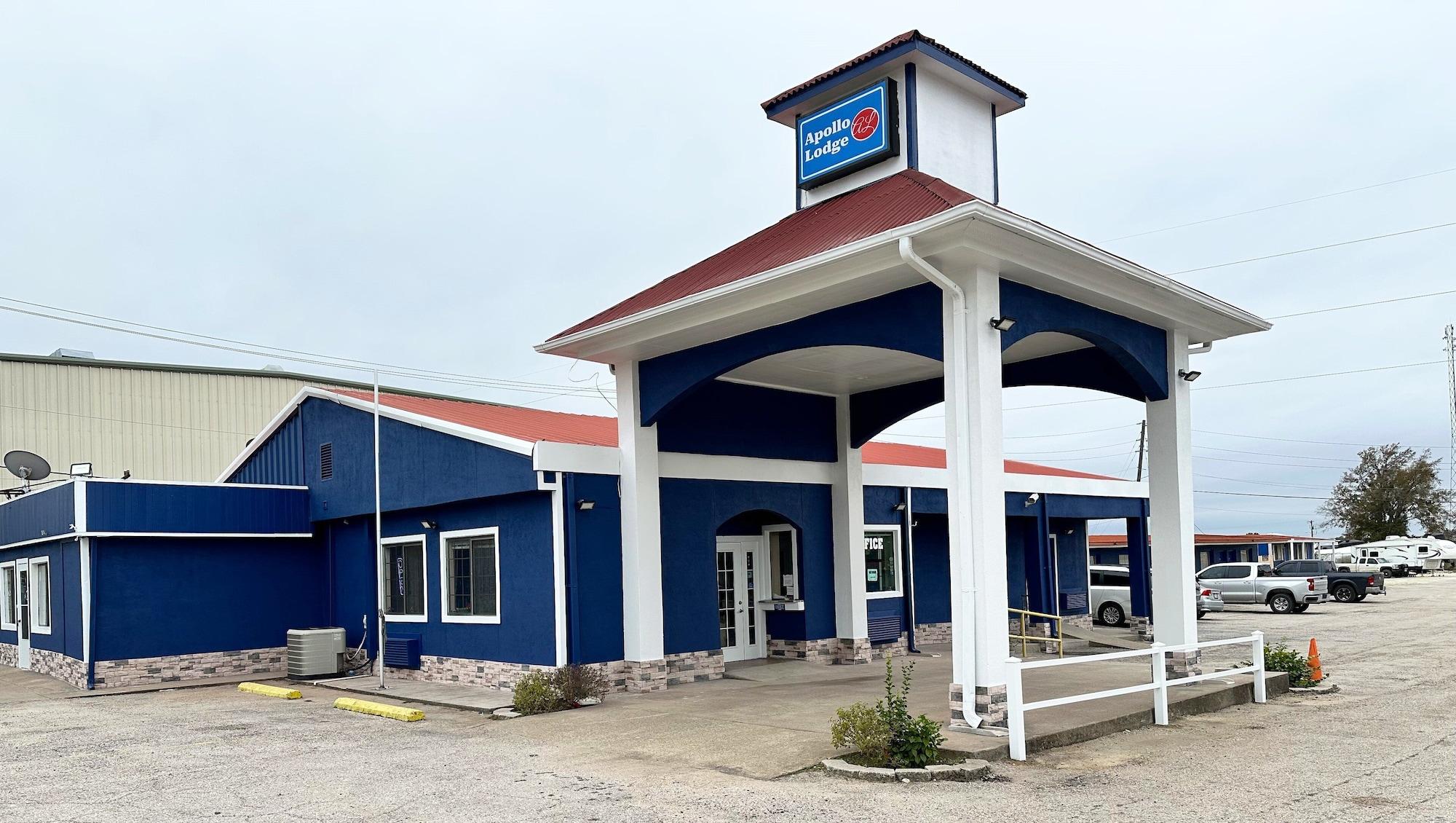 Varios Apollo Lodge and RV Park