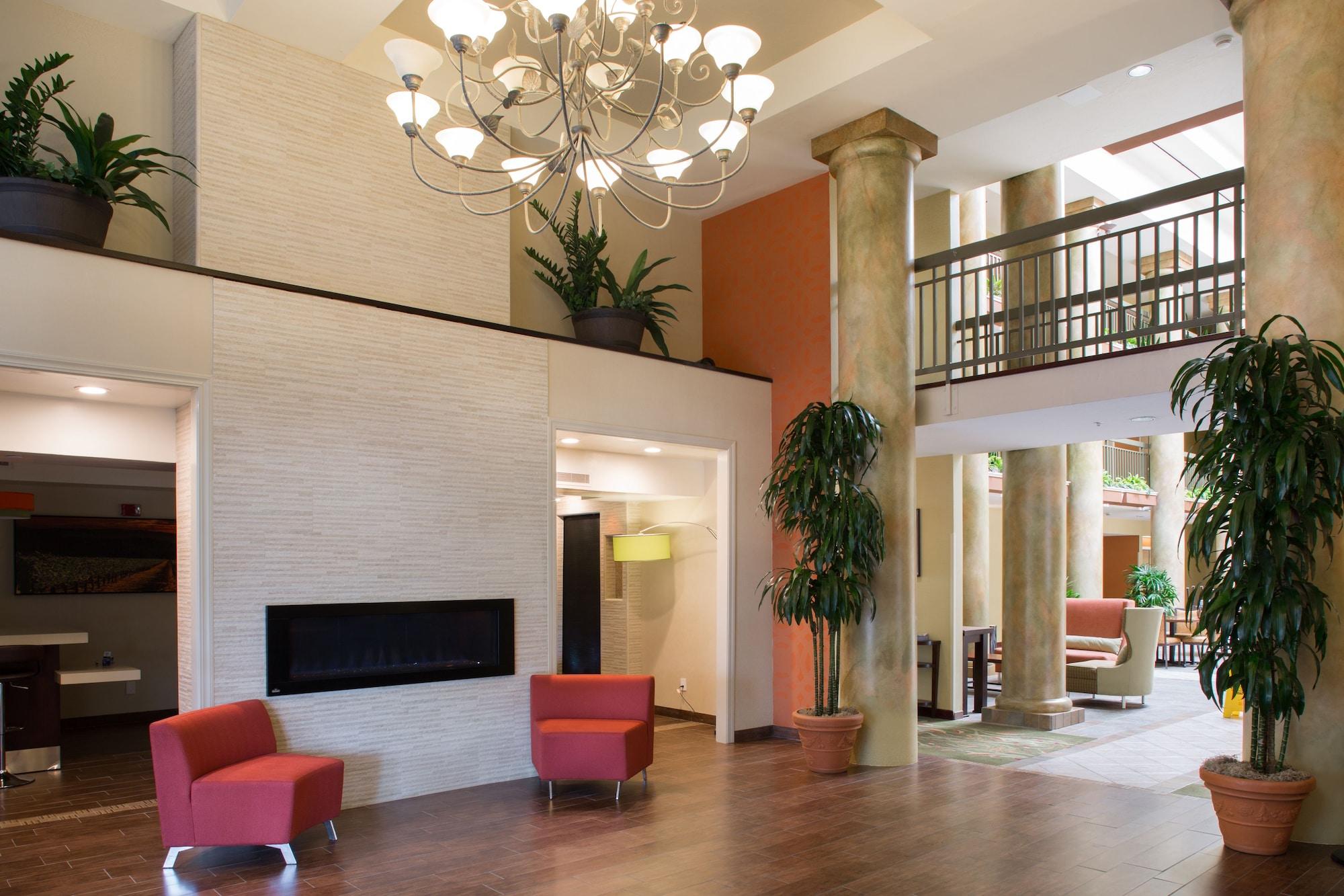 Vista Lobby Holiday Inn Express Hotel & Suites San Jose-Morgan Hill by IHG