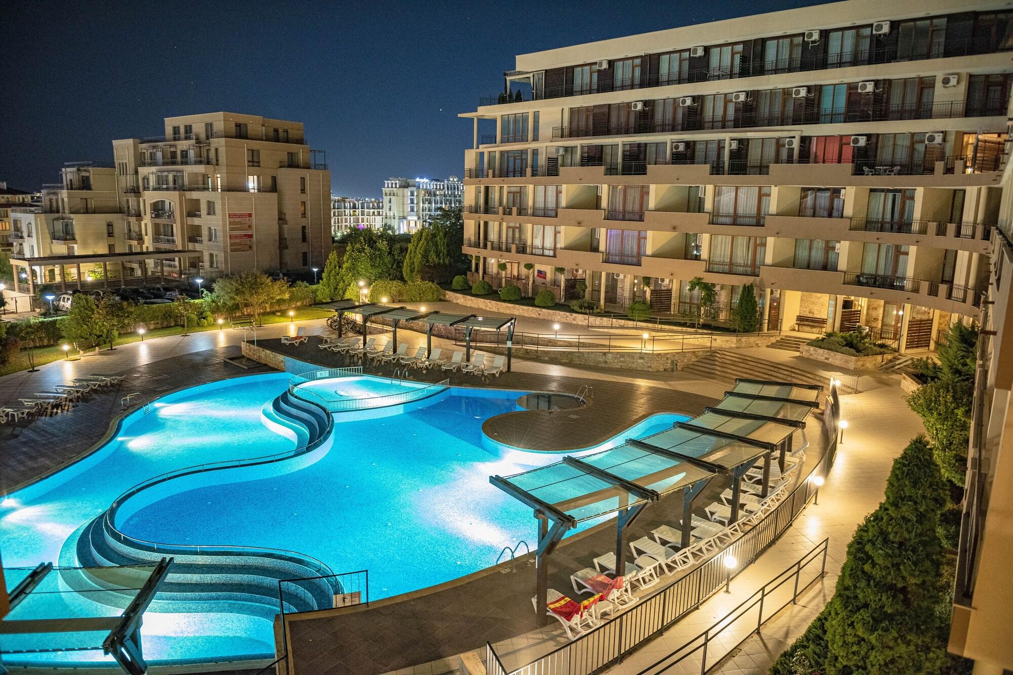 Varios Menada Luxor Apartments