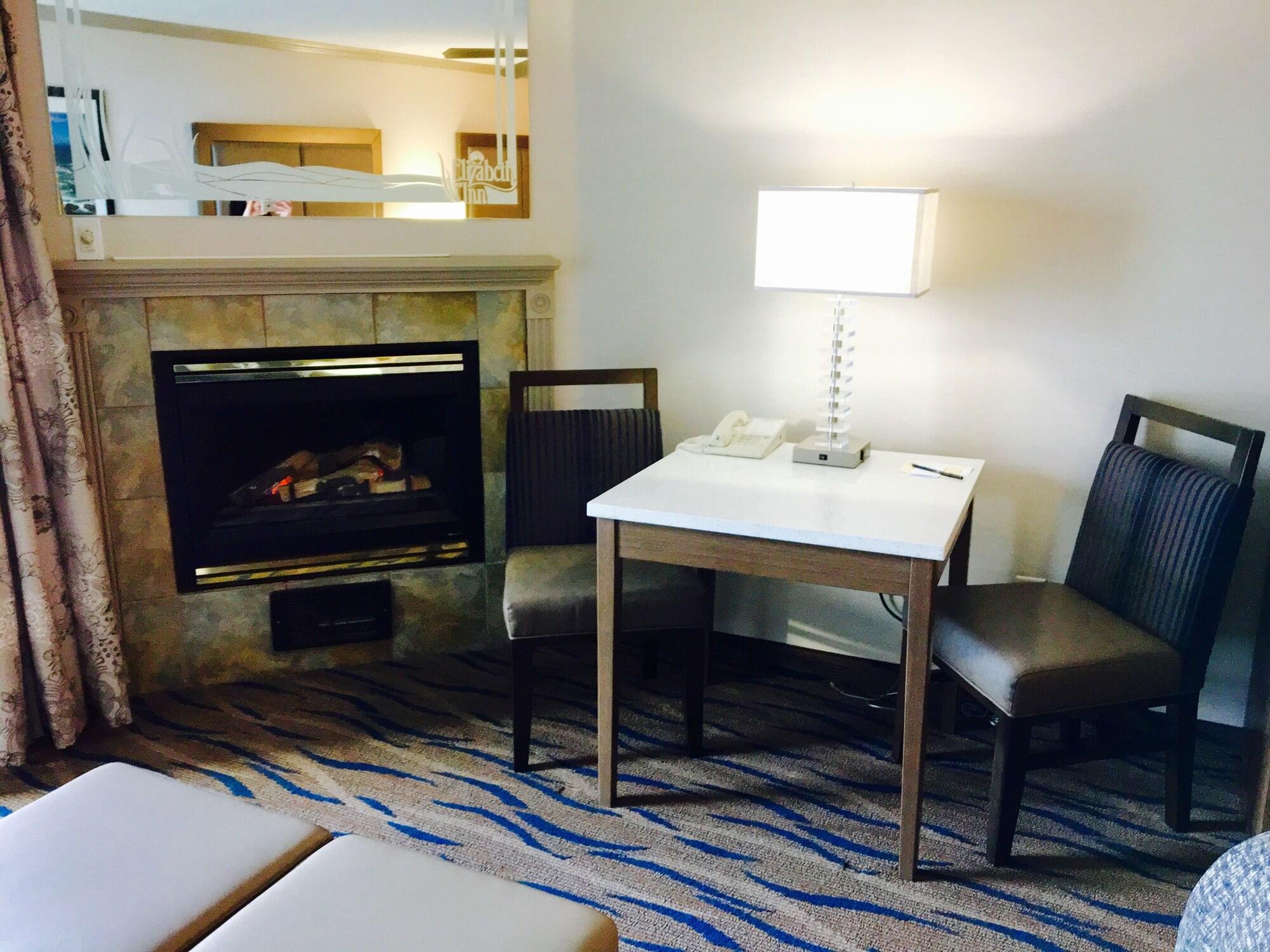 Habitación Elizabeth Oceanfront Suites, Ascend Hotel Collection