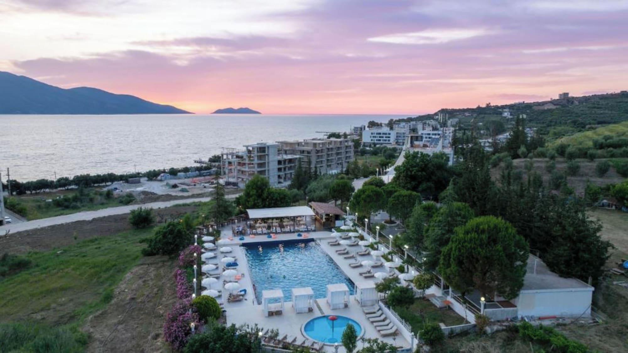 Vista Exterior Hotel Edva