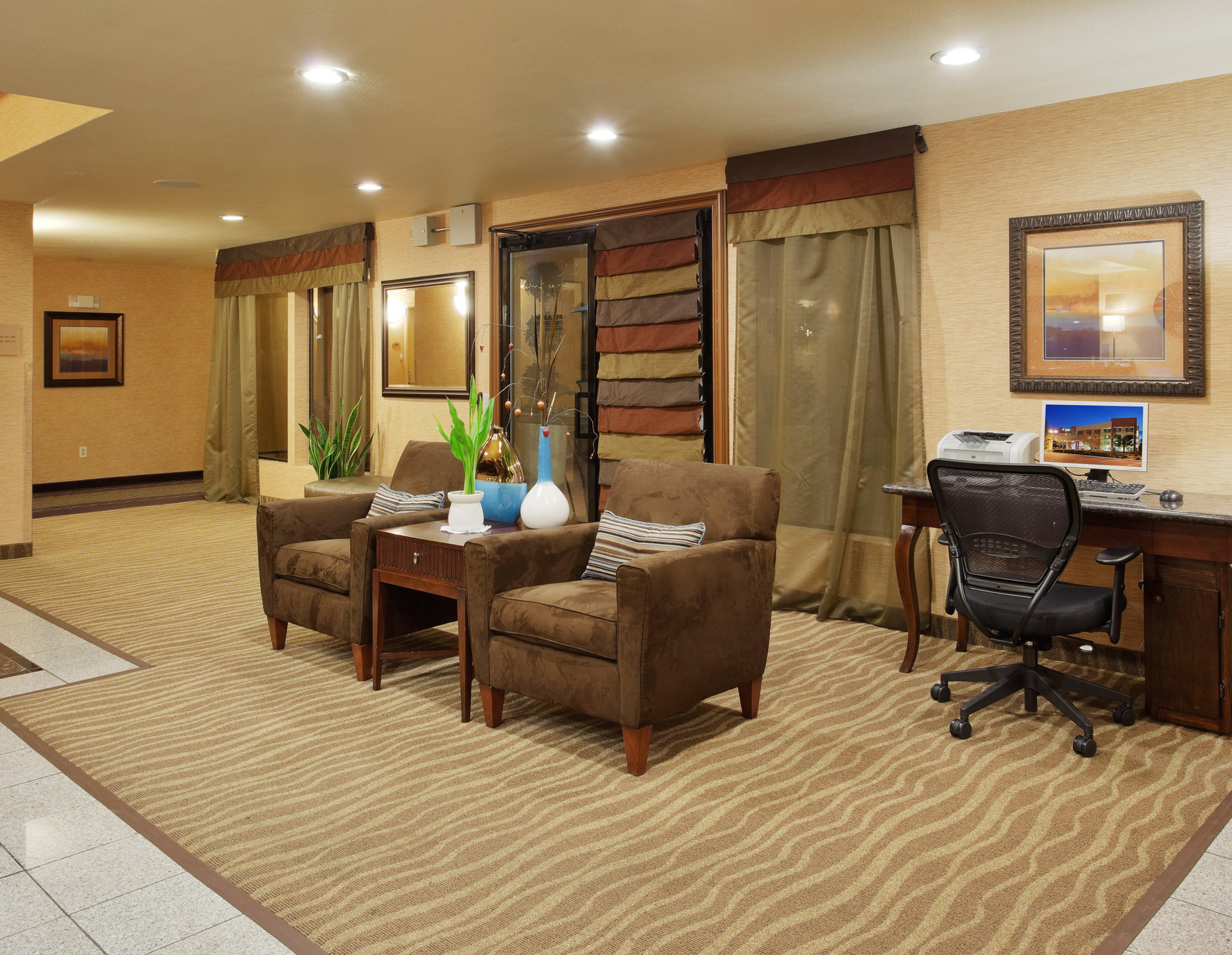 Vista Lobby Holiday Inn Express Union City (San Jose) by IHG