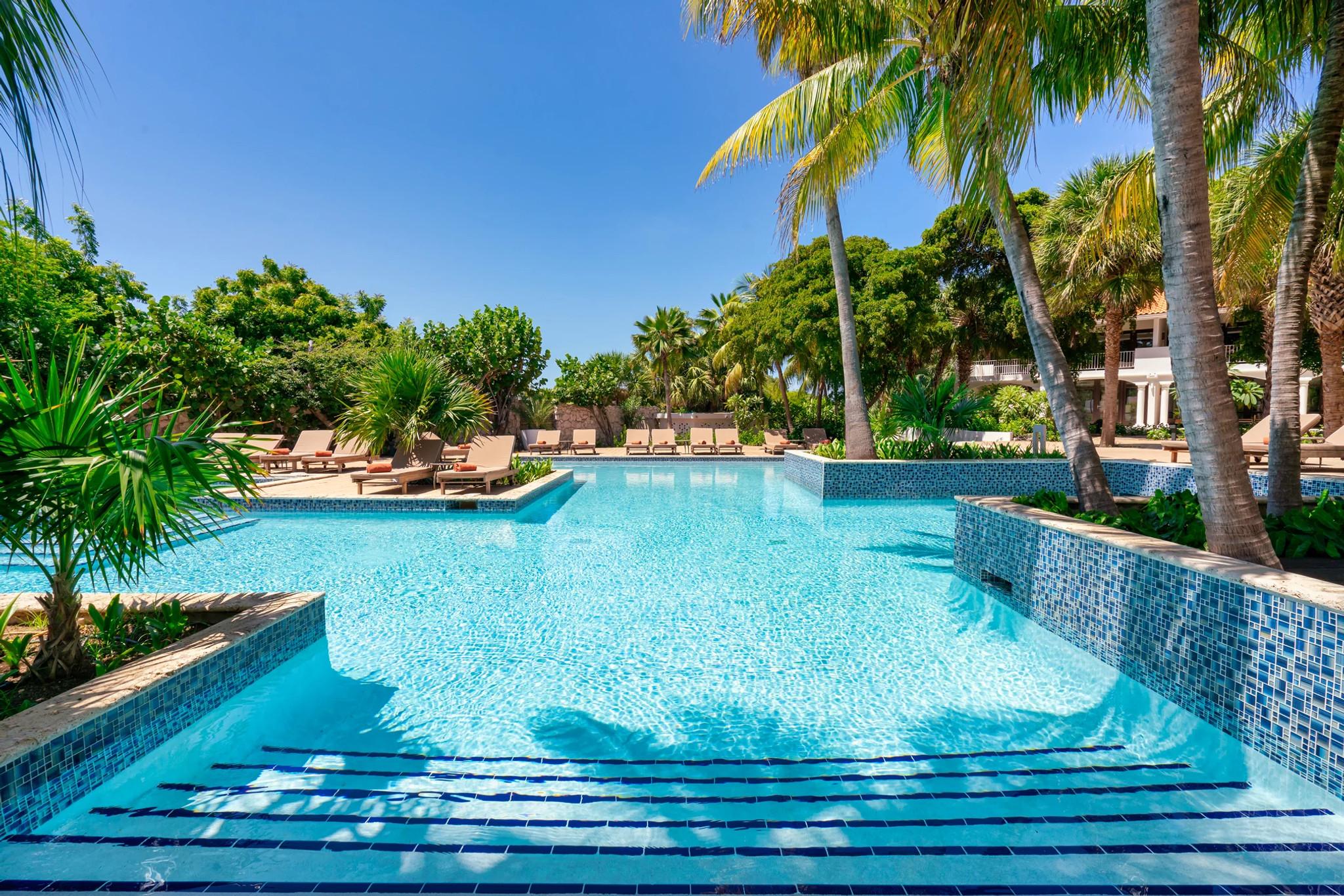 Vista Piscina Zoëtry Curaçao Resort & Spa