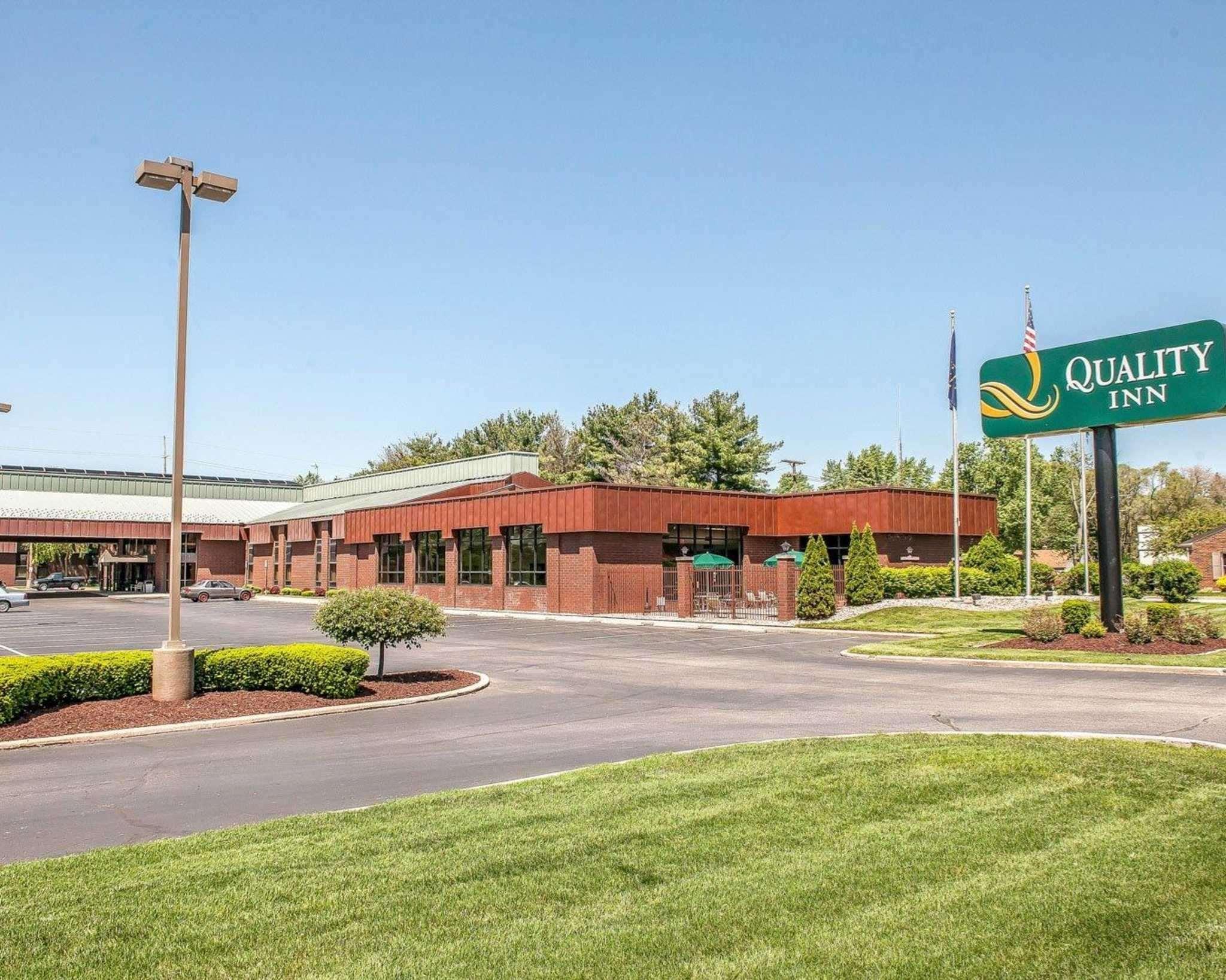 Vista Exterior Baymont By Wyndham South Bend