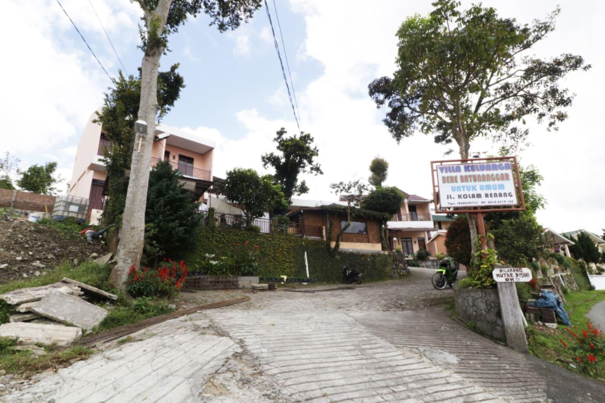 Vista Exterior Villa Keluarga Bre Batunanggar