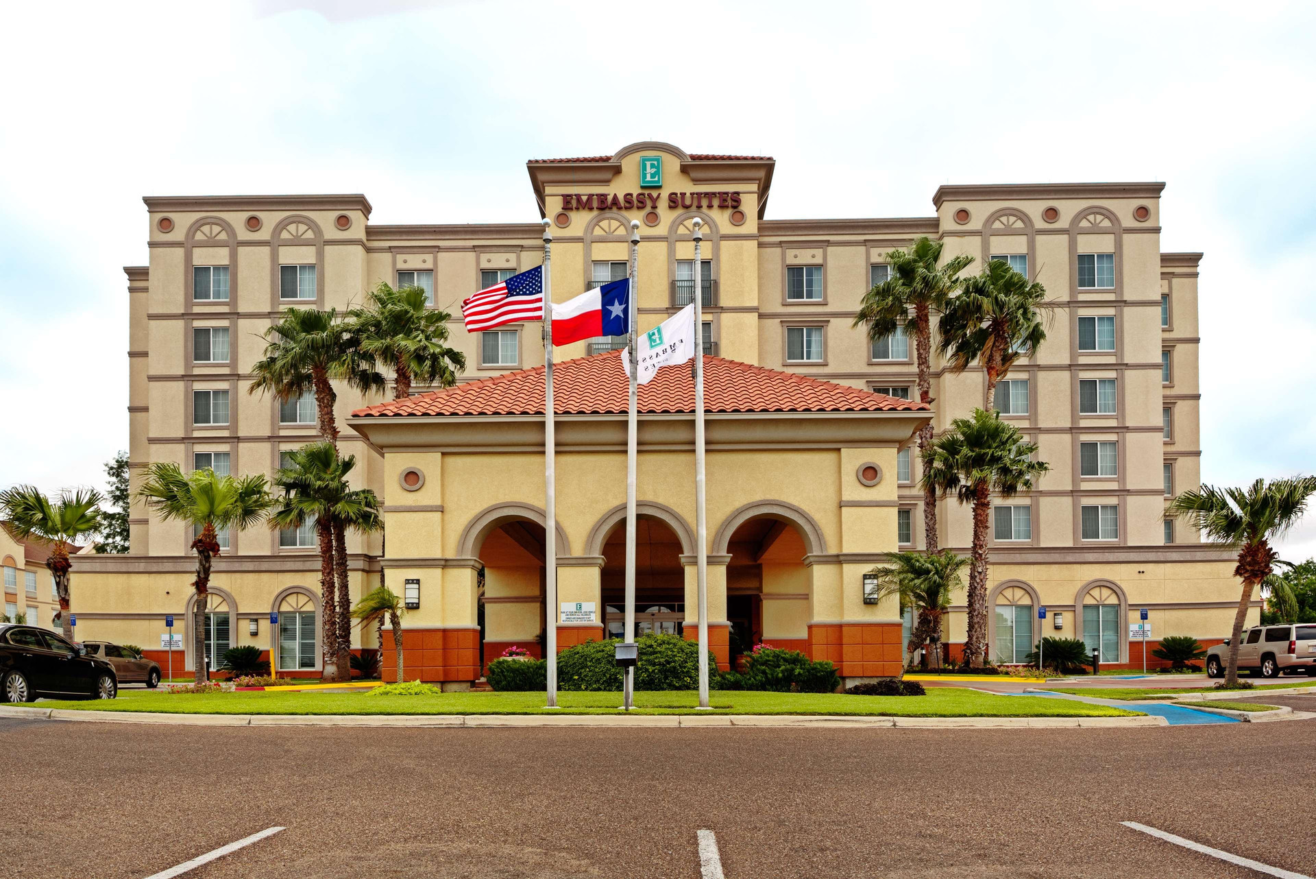 Vista Exterior Embassy Suites by Hilton Laredo