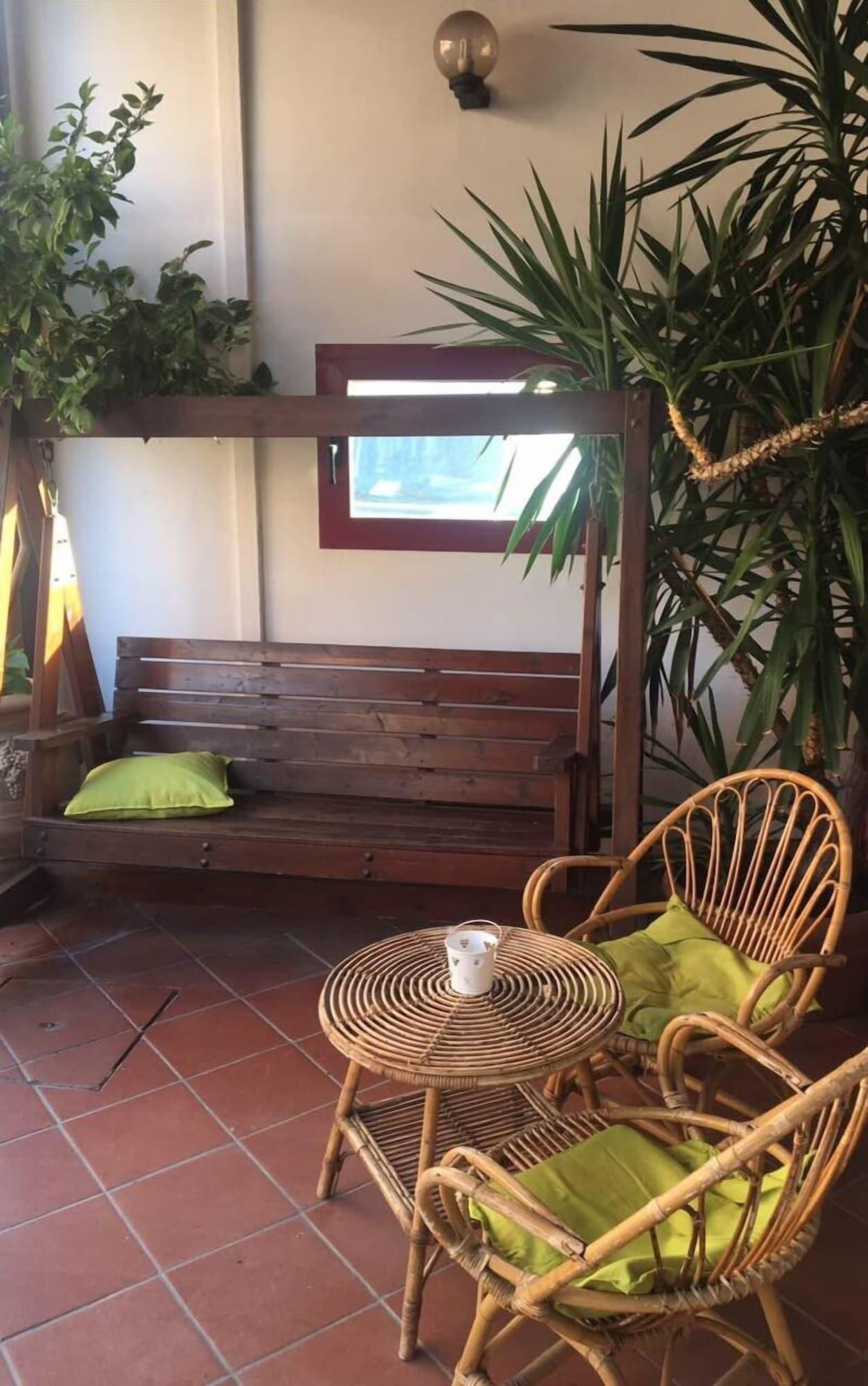 Vista Exterior Giovane Italia