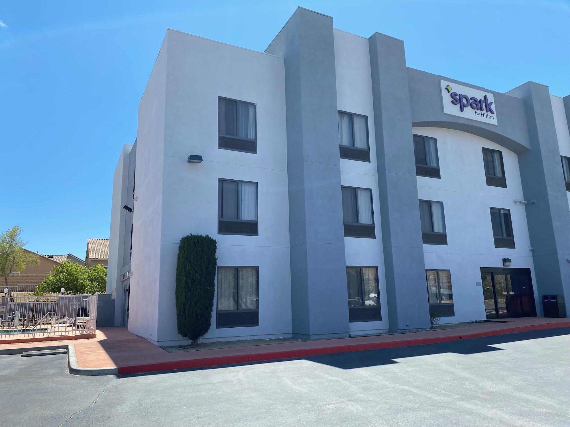 Vista Exterior Spark by Hilton Yucca Valley Joshua Tree