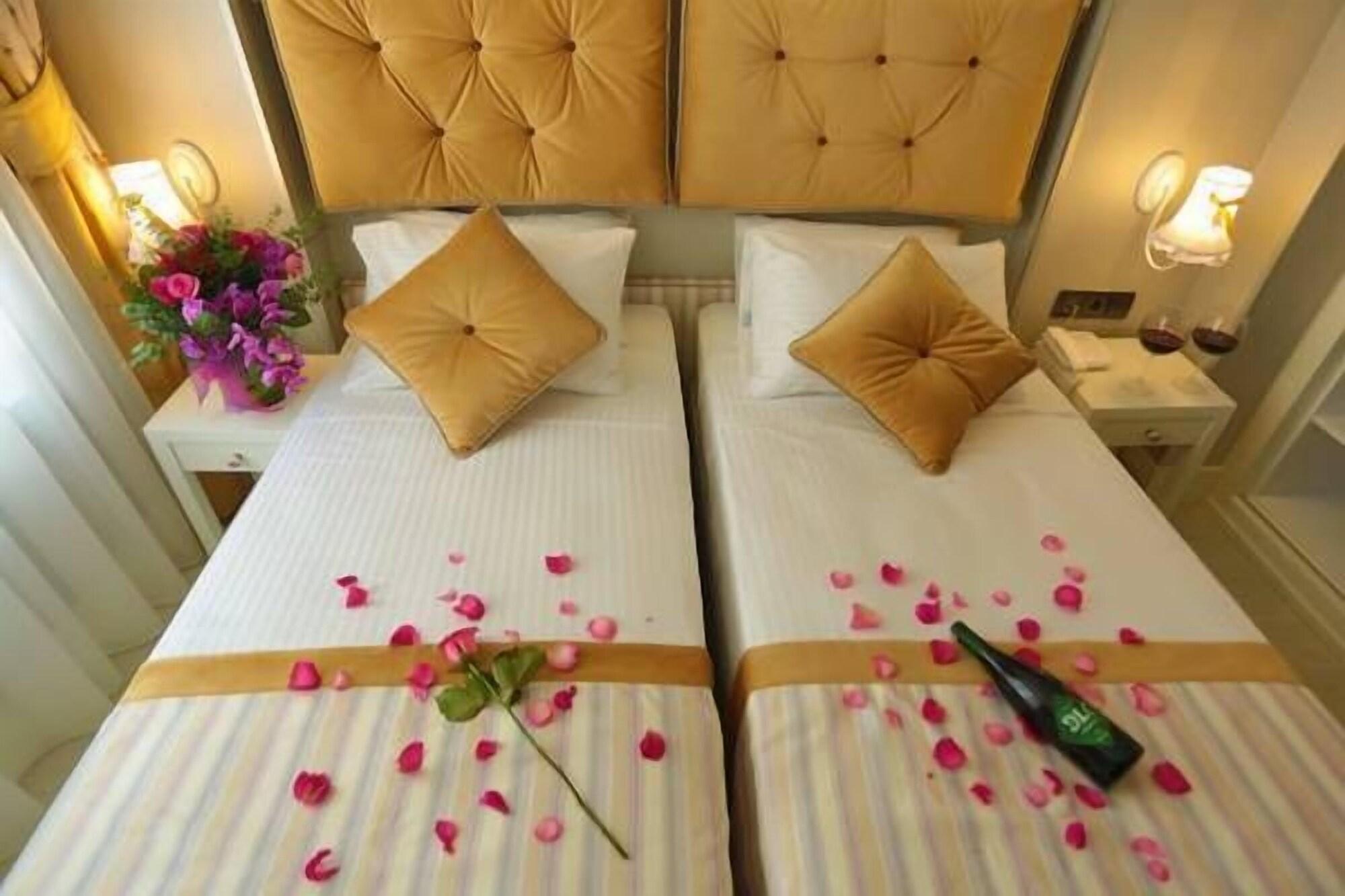 Varios Just Inn Hotel